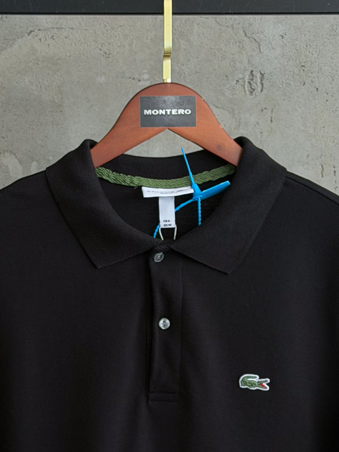 L02 Yaka siyah tshirt