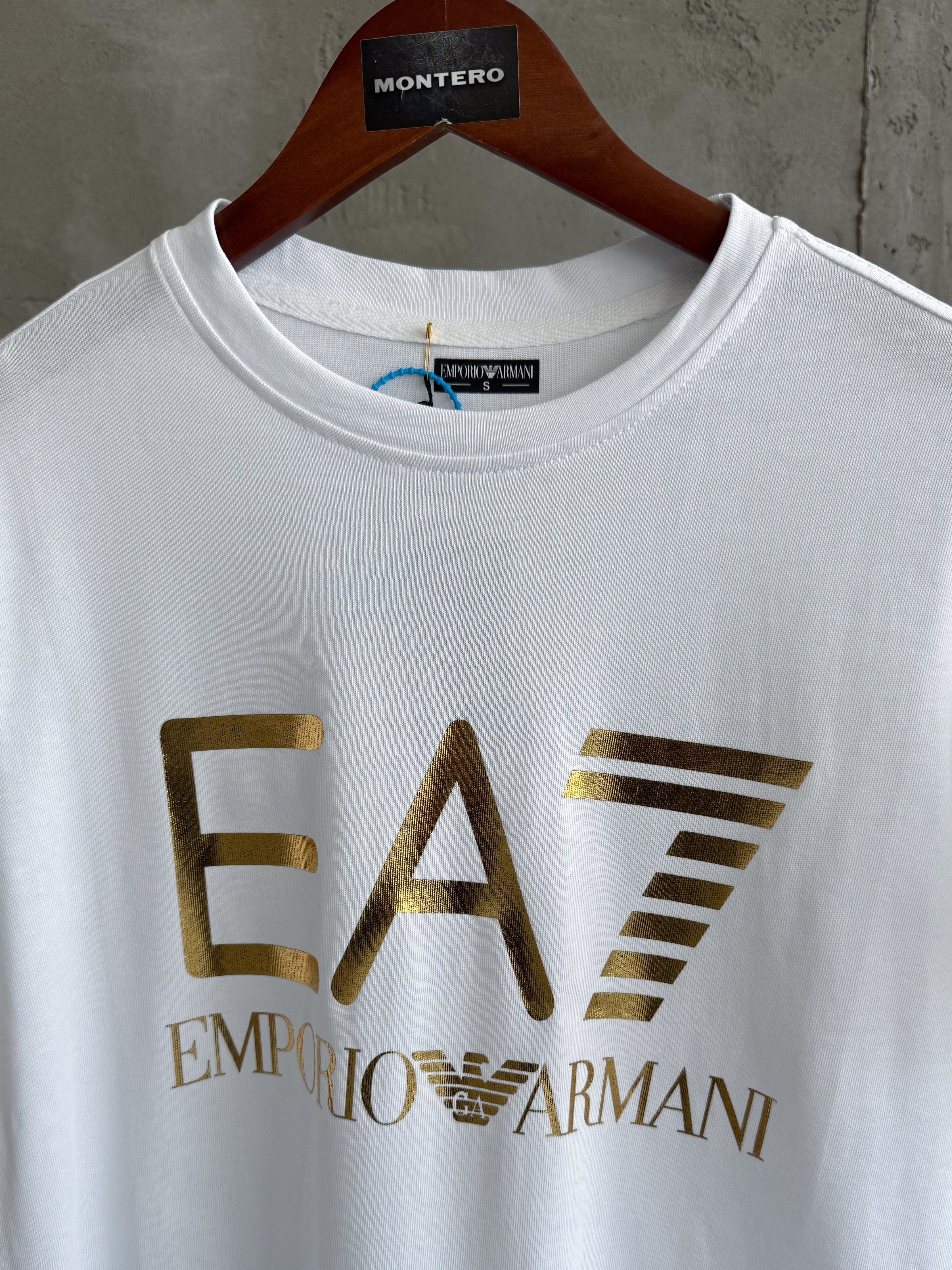EA03 Gold beyaz tshirt
