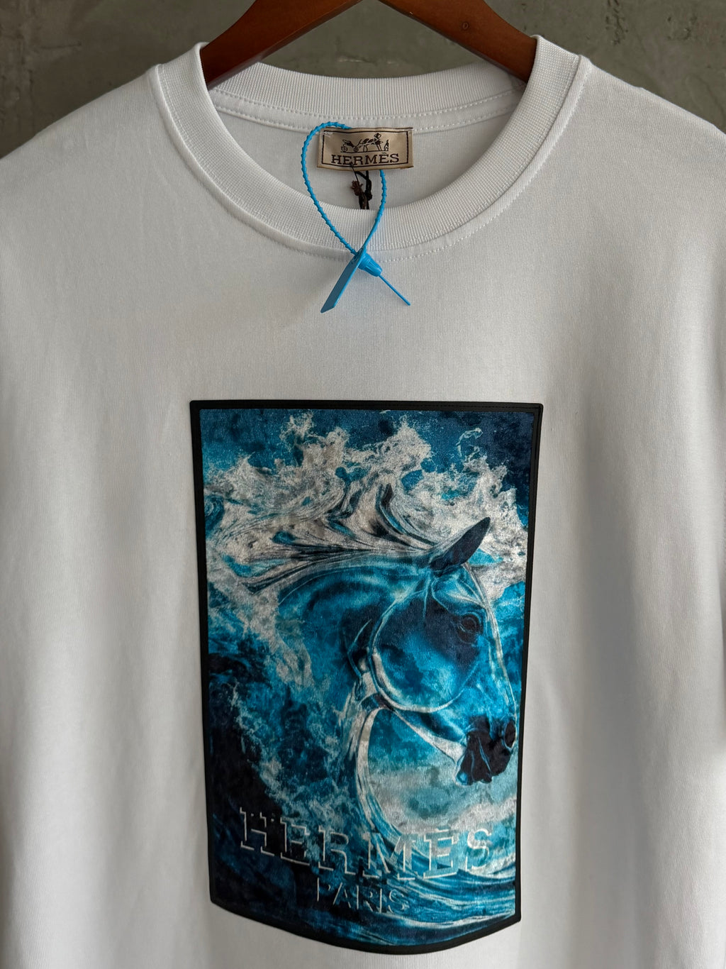 H05 aqua stallion beyaz tshirt