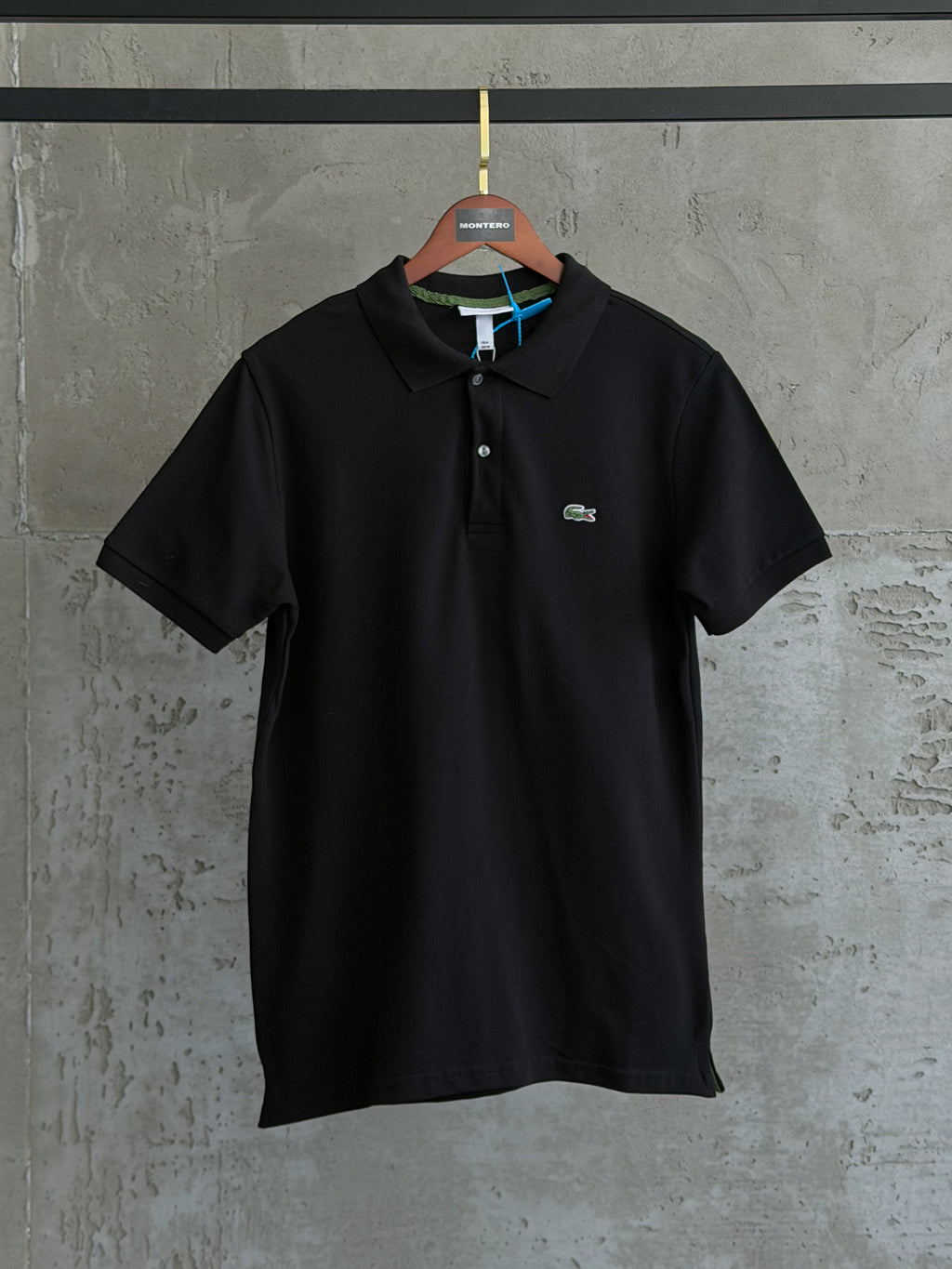 L02 Yaka siyah tshirt