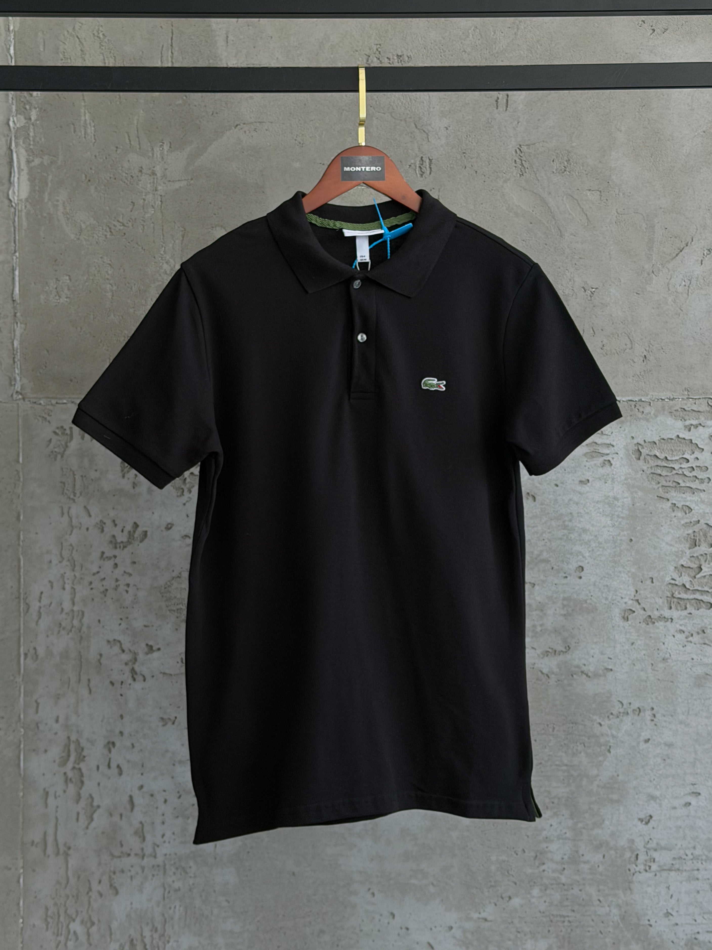 L02 Yaka siyah tshirt