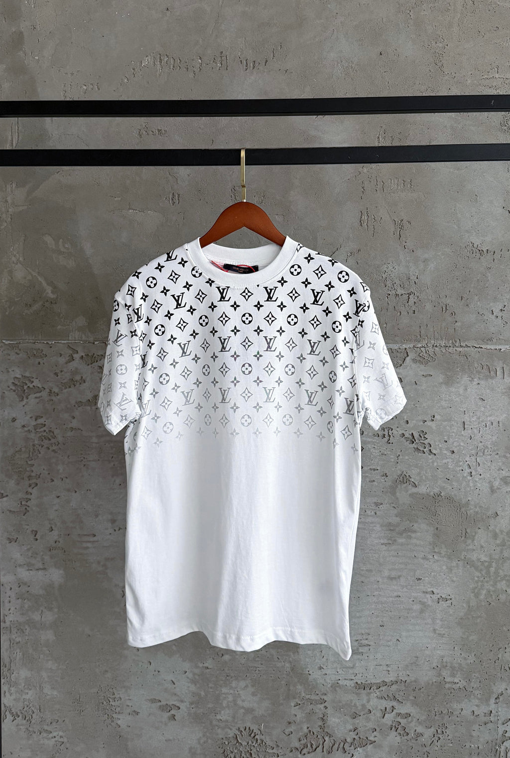 LV02 Flu Monogrom beyaz tshirt