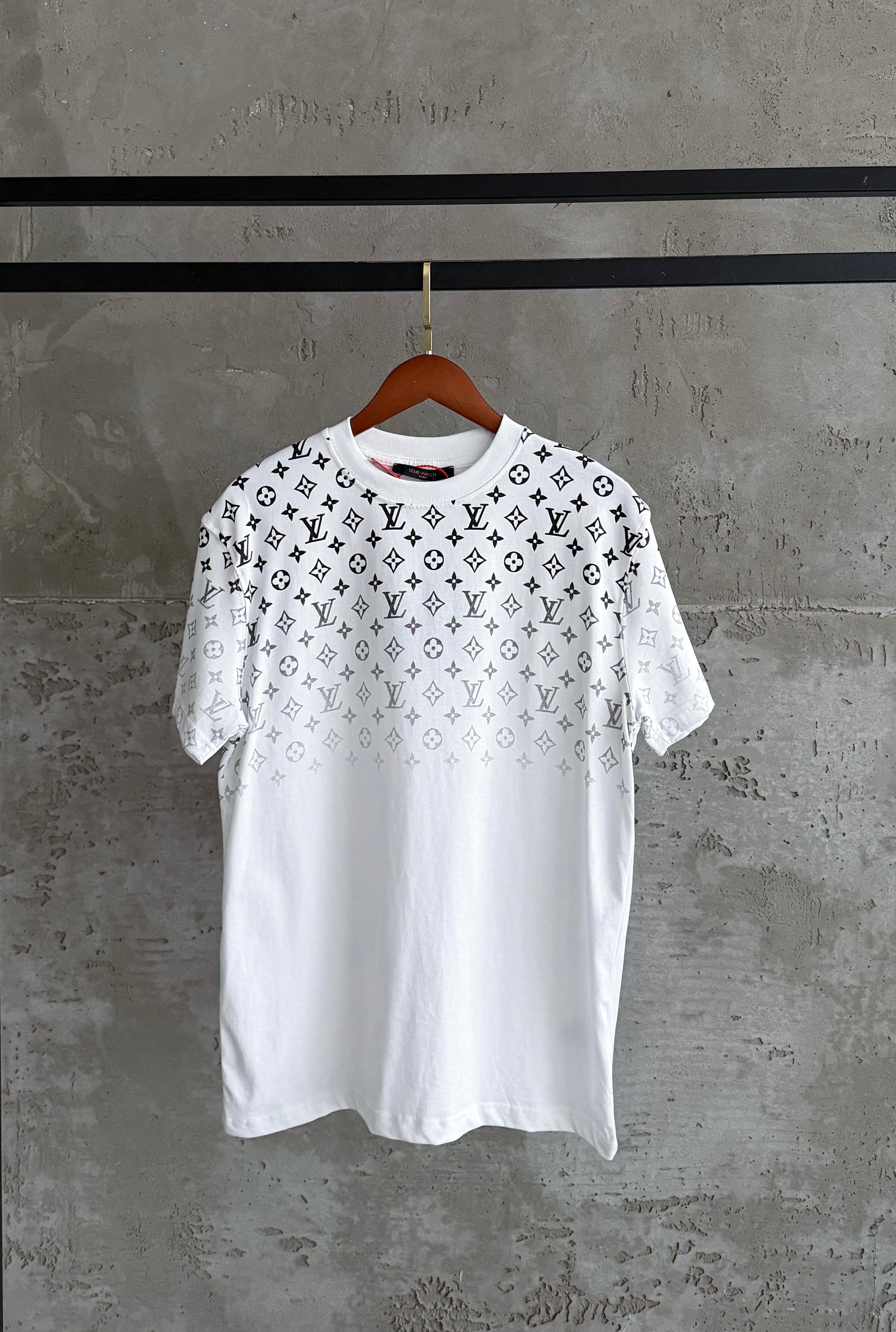LV02 Flu Monogrom beyaz tshirt