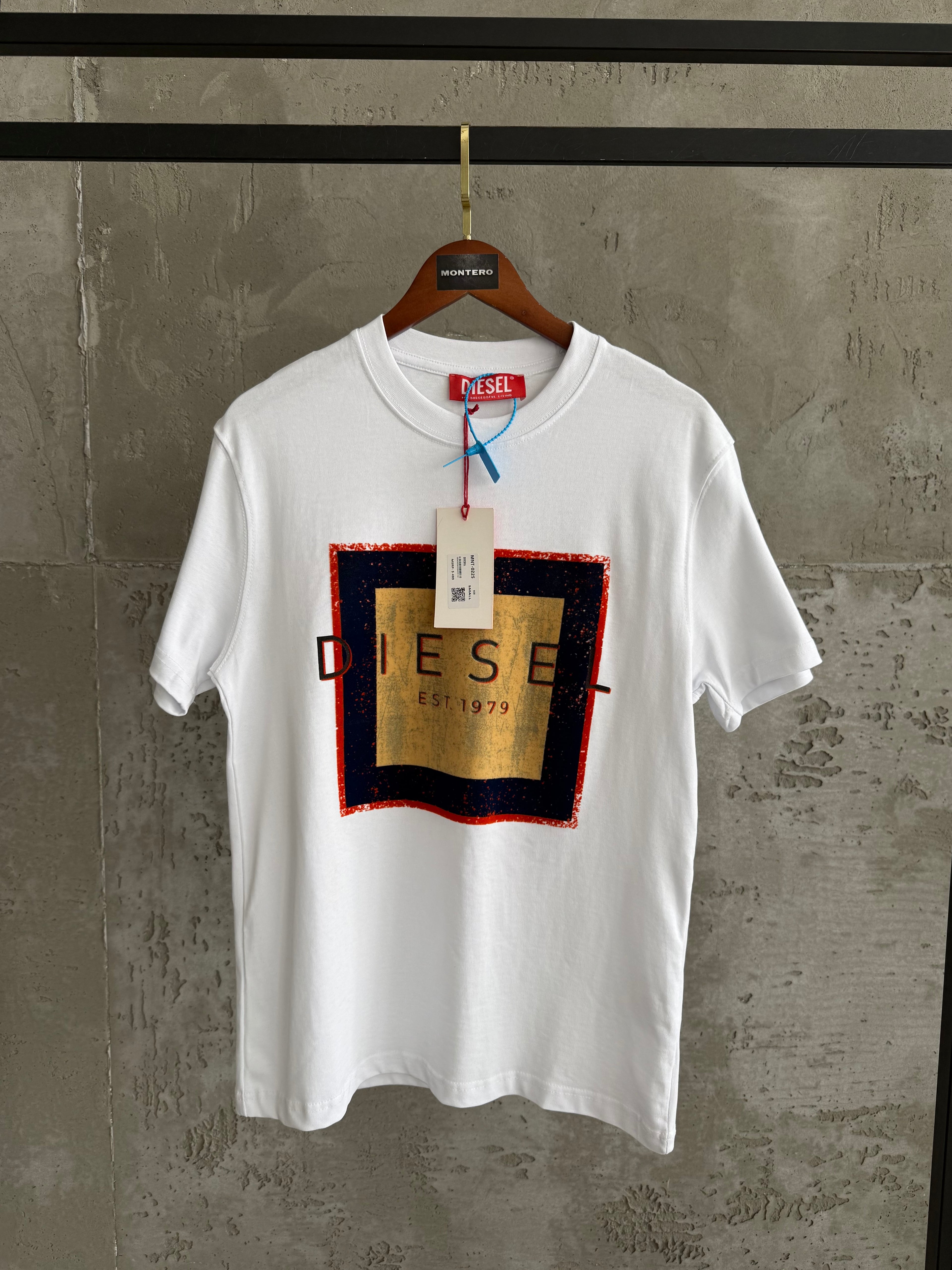 DE02 Vintage beyaz tshirt