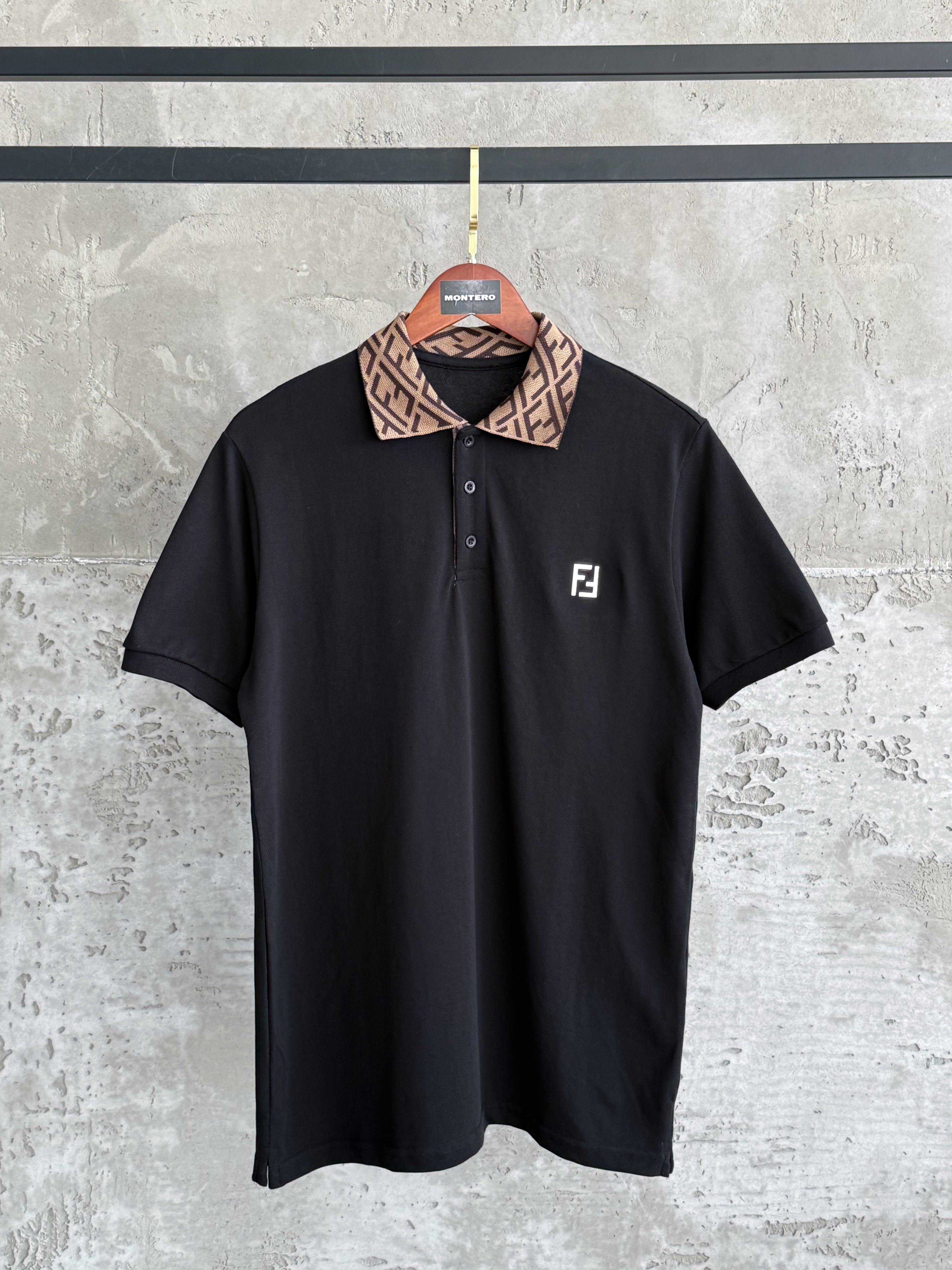 F03 Yaka siyah tshirt