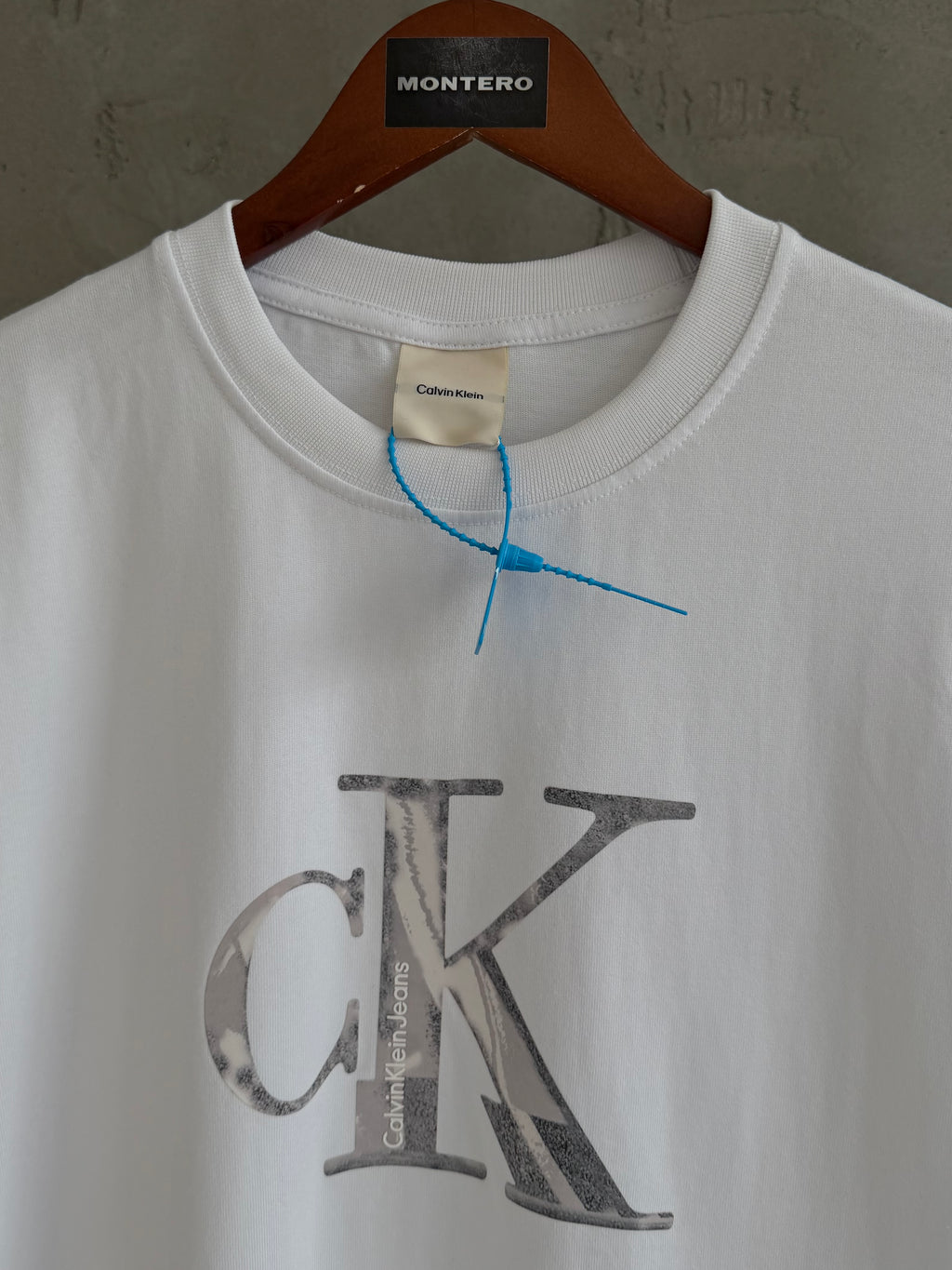 CK03 desenli premium beyaz tshirt