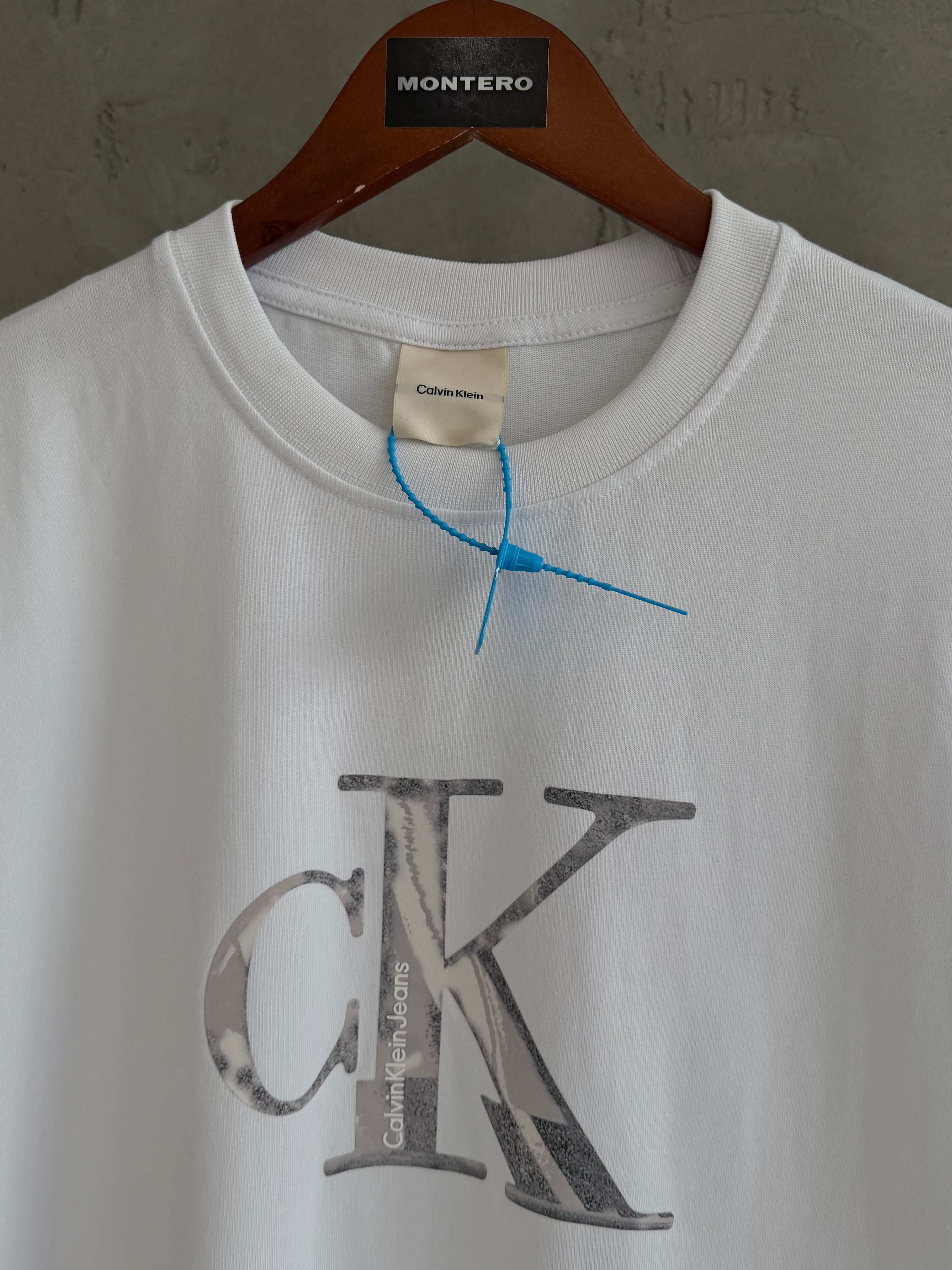 CK03 desenli premium beyaz tshirt