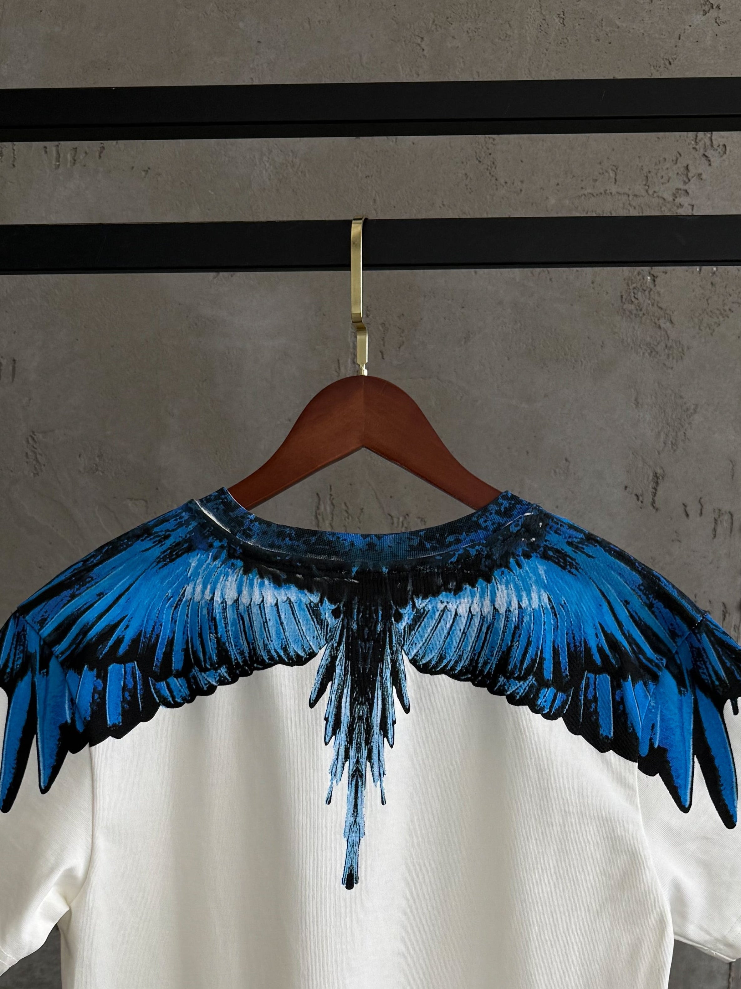 MB03 Wing beyaz tshirt