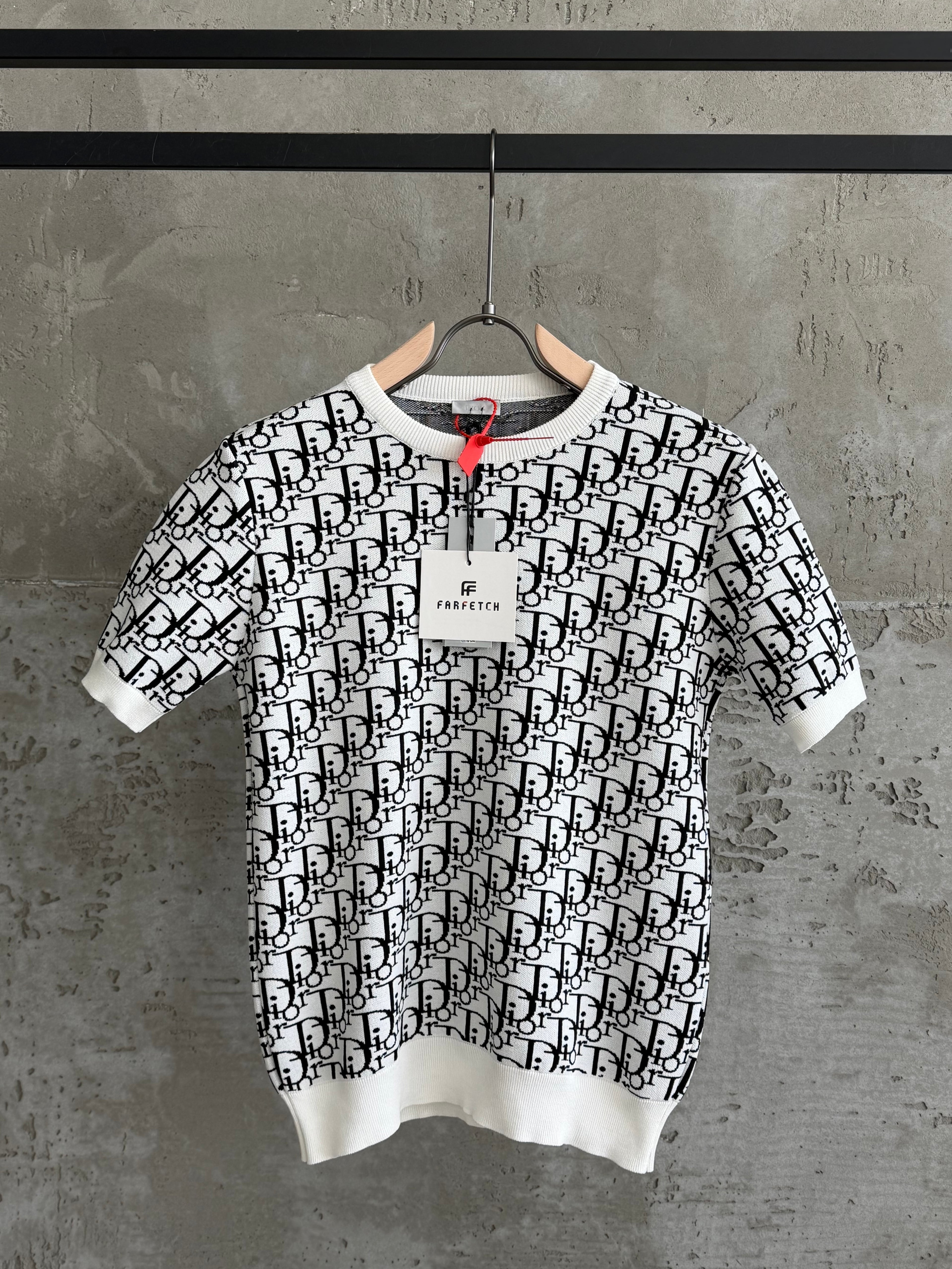 D03 Triko beyaz tshirt