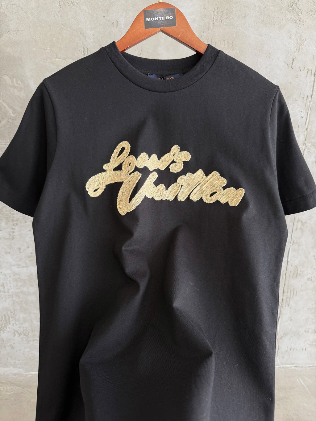 LV18 Nakış siyah tshirt