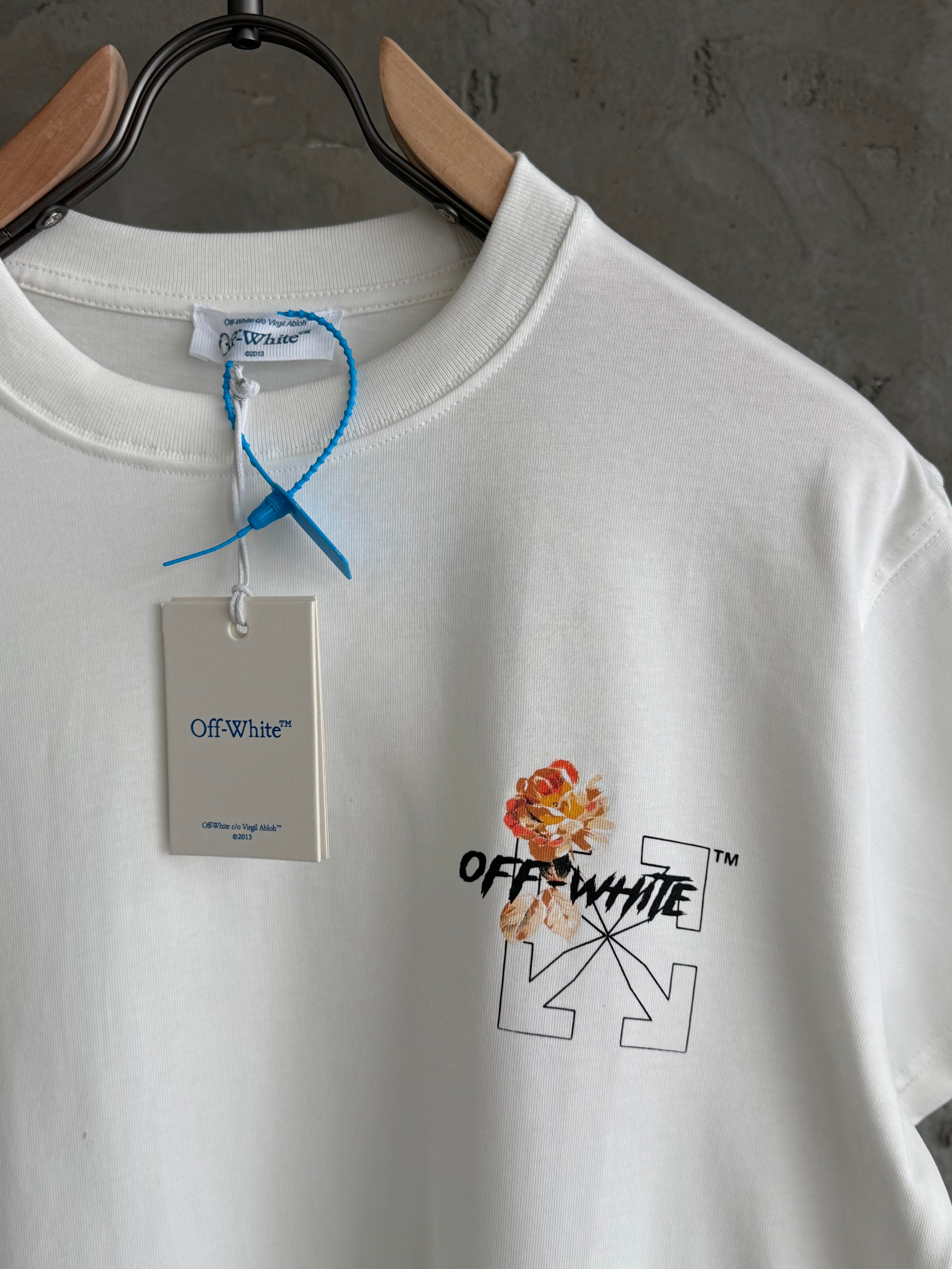 O&W03 X Bloom beyaz tshirt