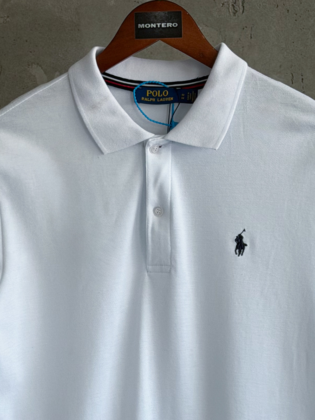 US04 Polo Yaka beyaz tshirt
