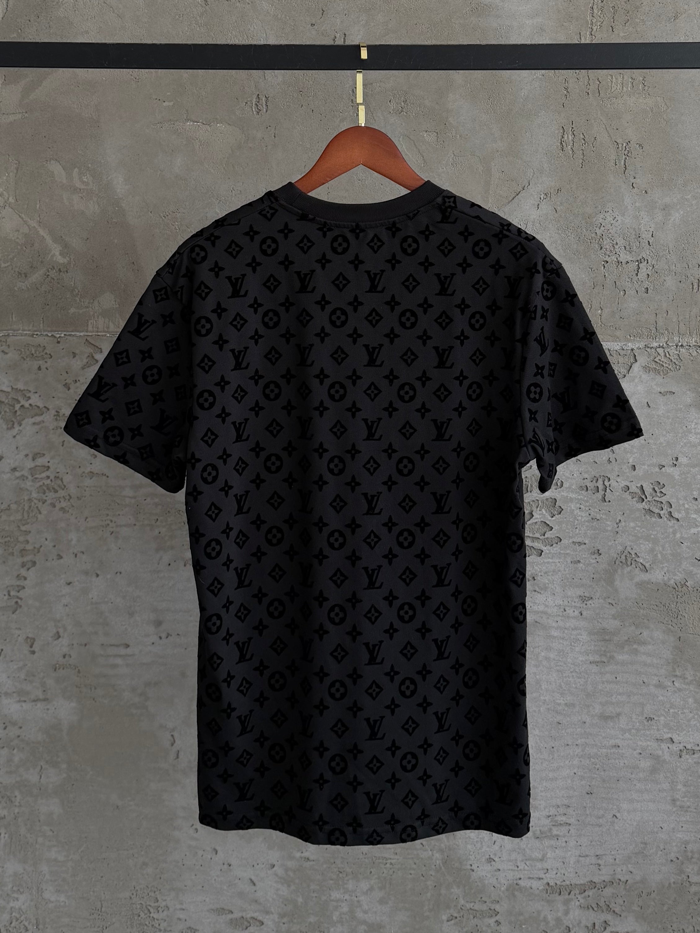 LV05 full baskı siyah tshirt