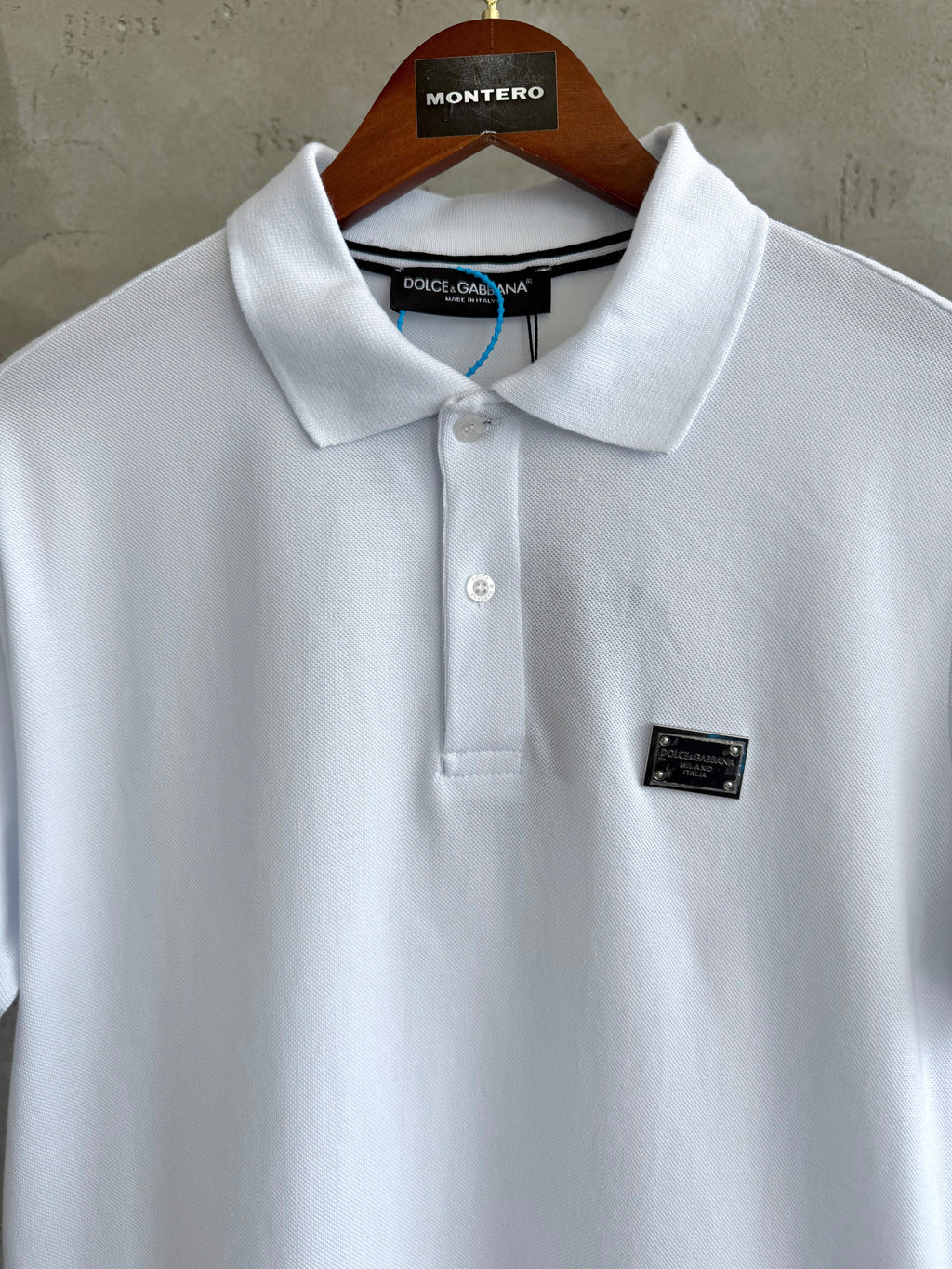 DG06 Yaka beyaz tshirt