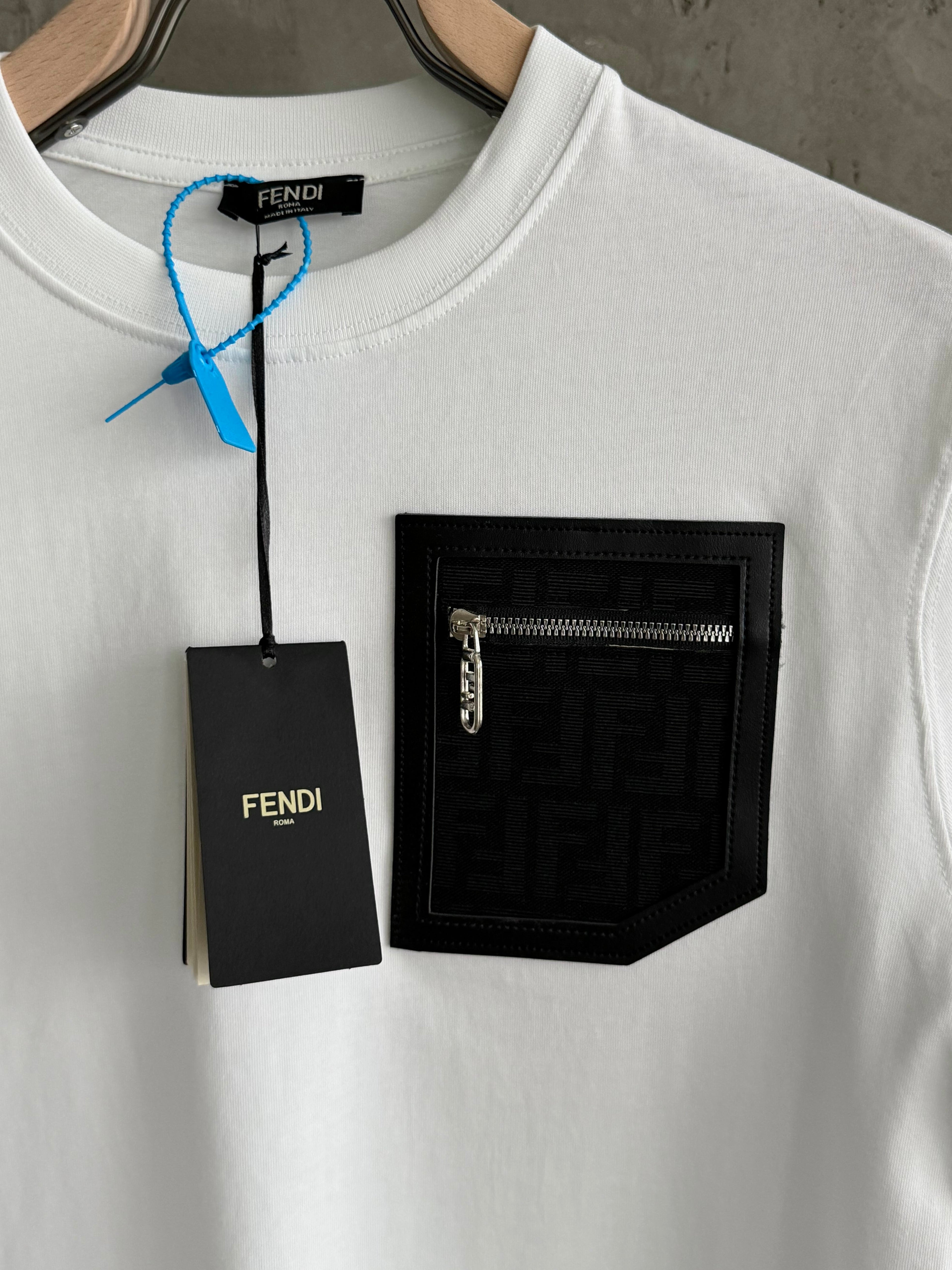 F01 Plus cepli beyaz tshirt