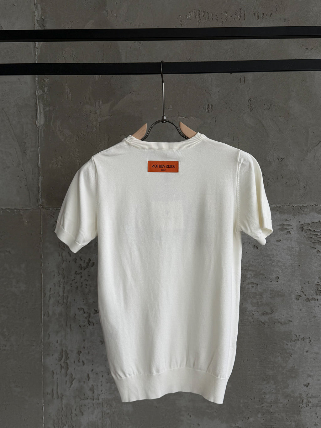 LV08 Triko Nakış beyaz tshirt
