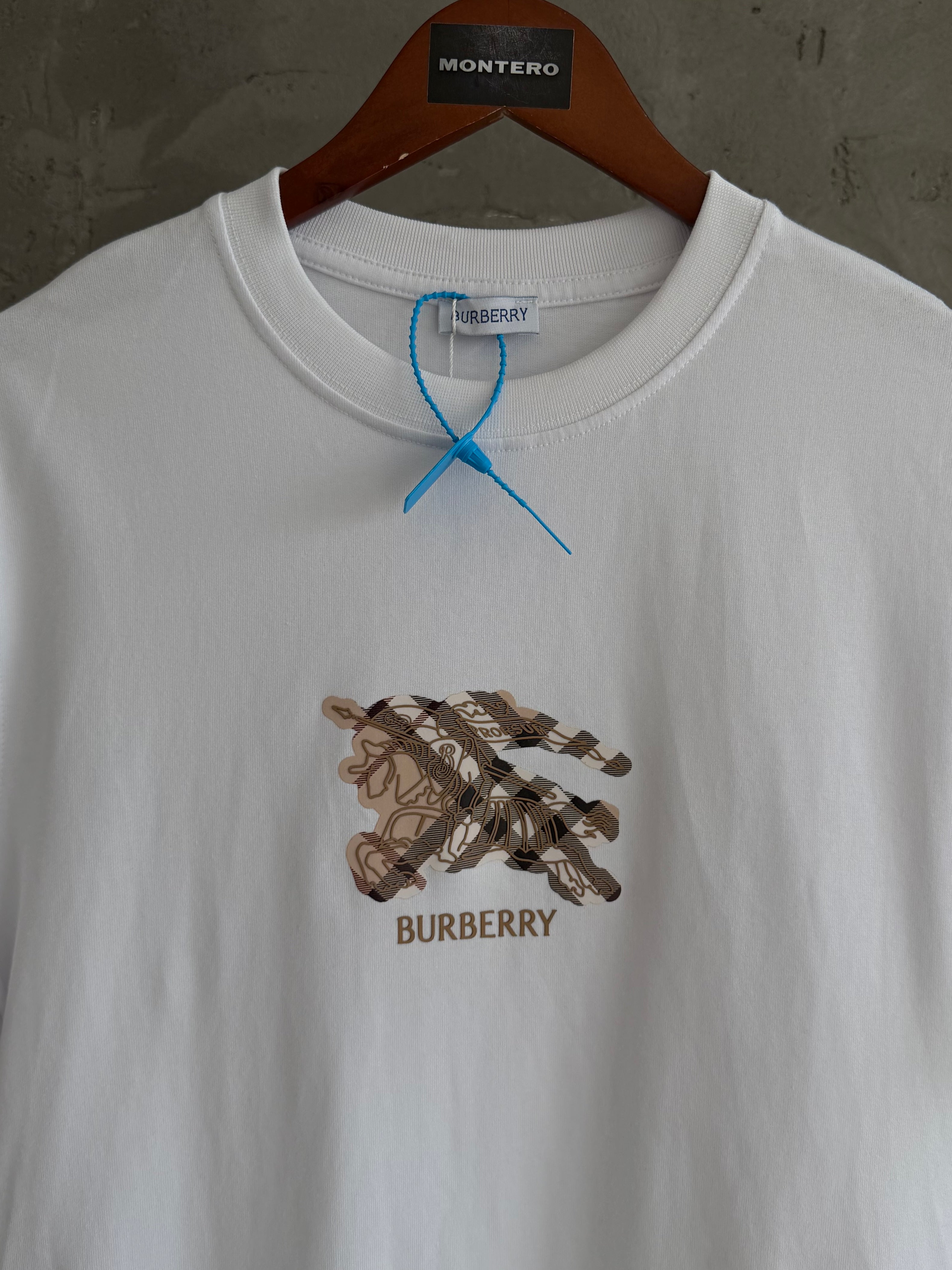 Berry01 desenli premium beyaz tshirt