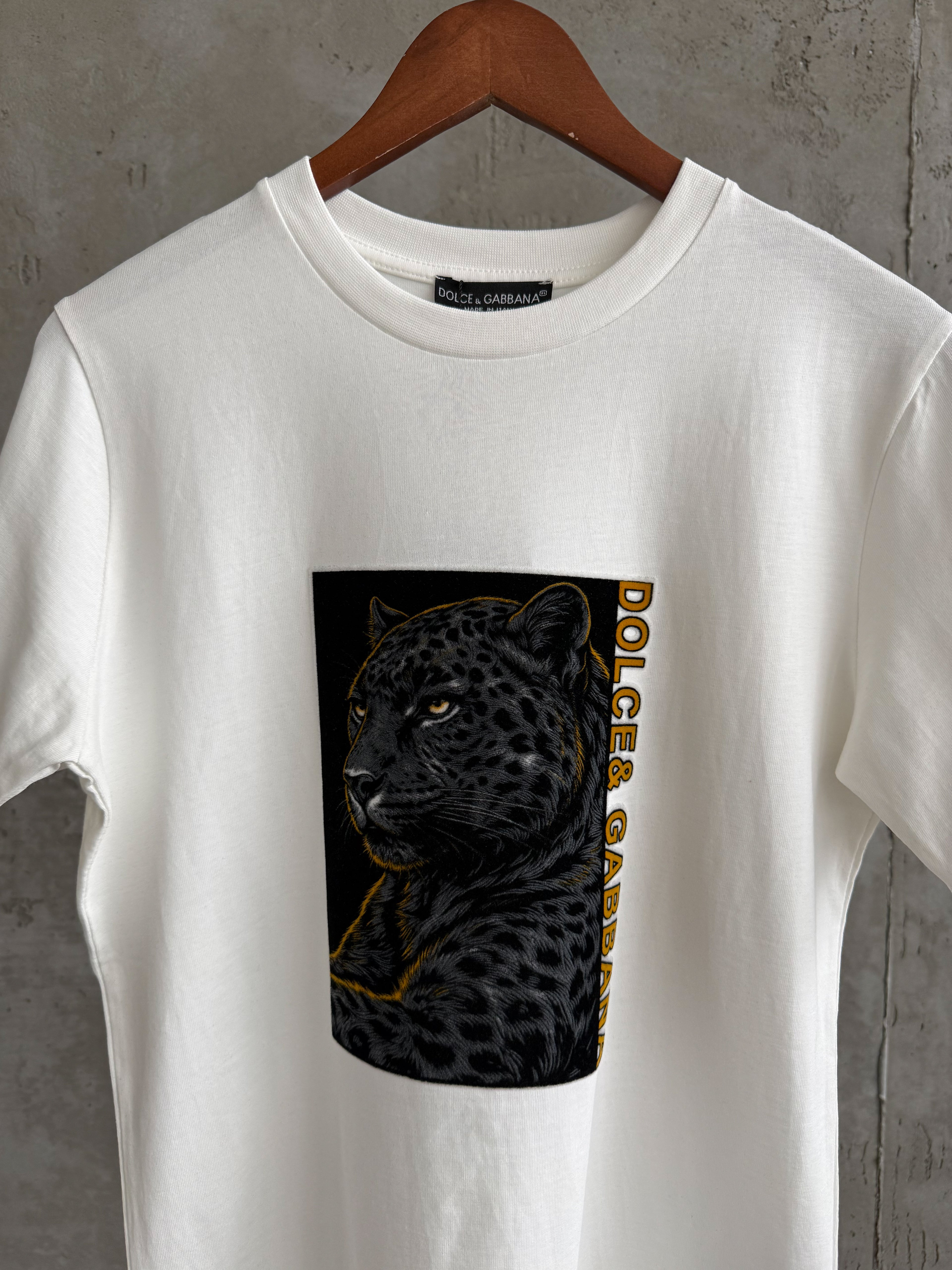 DG08 Kaplan beyaz tshirt