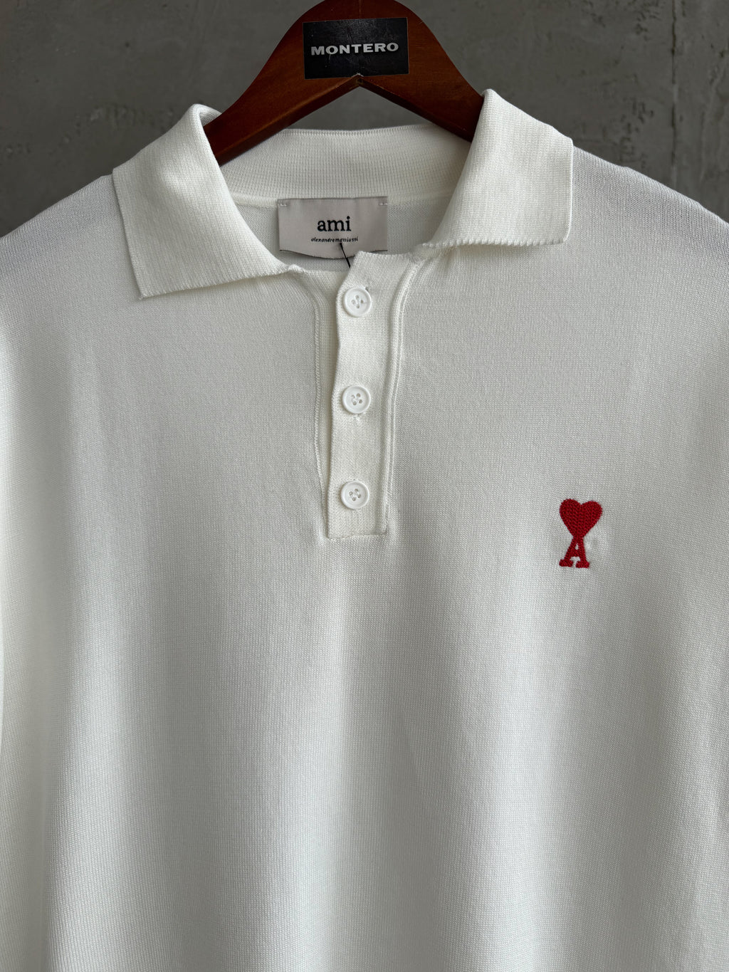 AI03 Yaka Triko beyaz tshirt