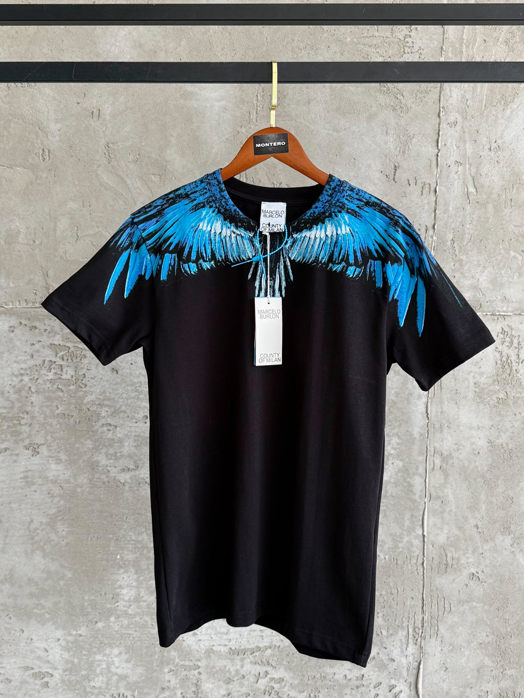 MB03 Wing siyah tshirt
