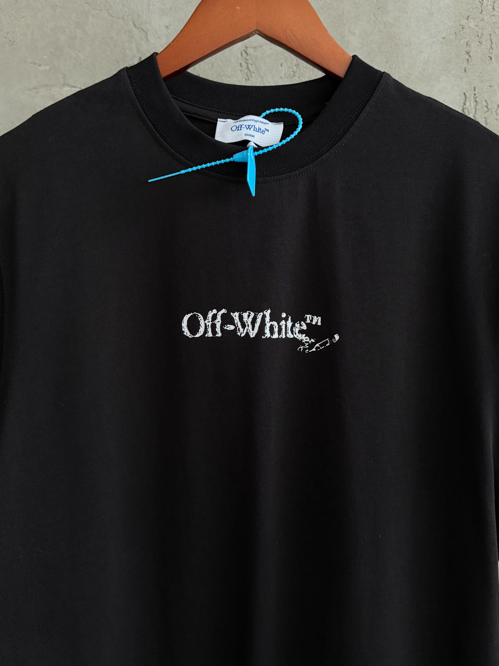 O&W04 New Season siyah tshirt