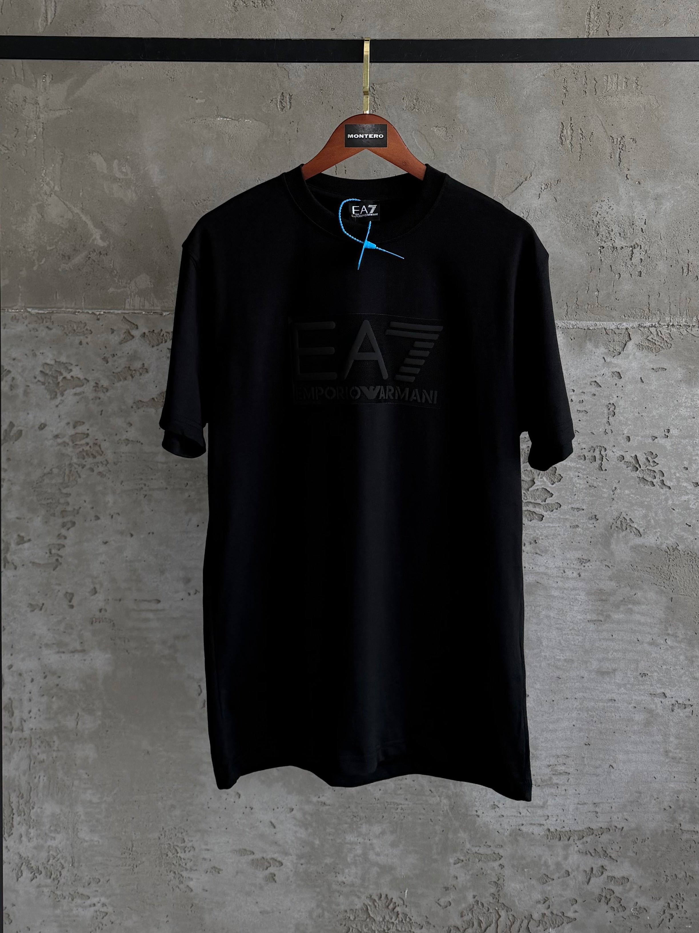 EA02 yüksek baskı siyah tshirt
