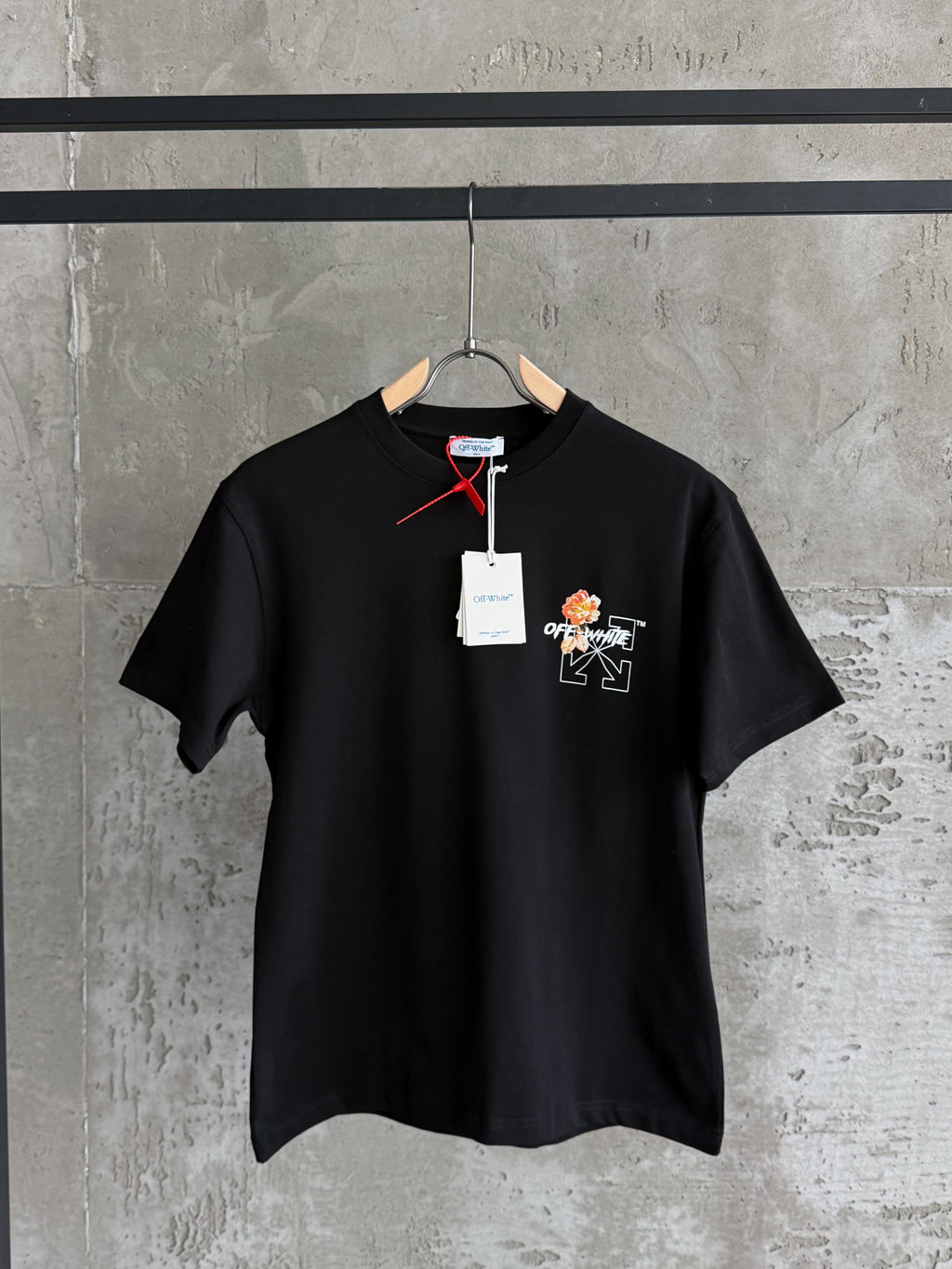 O&W03 X Bloom siyah tshirt