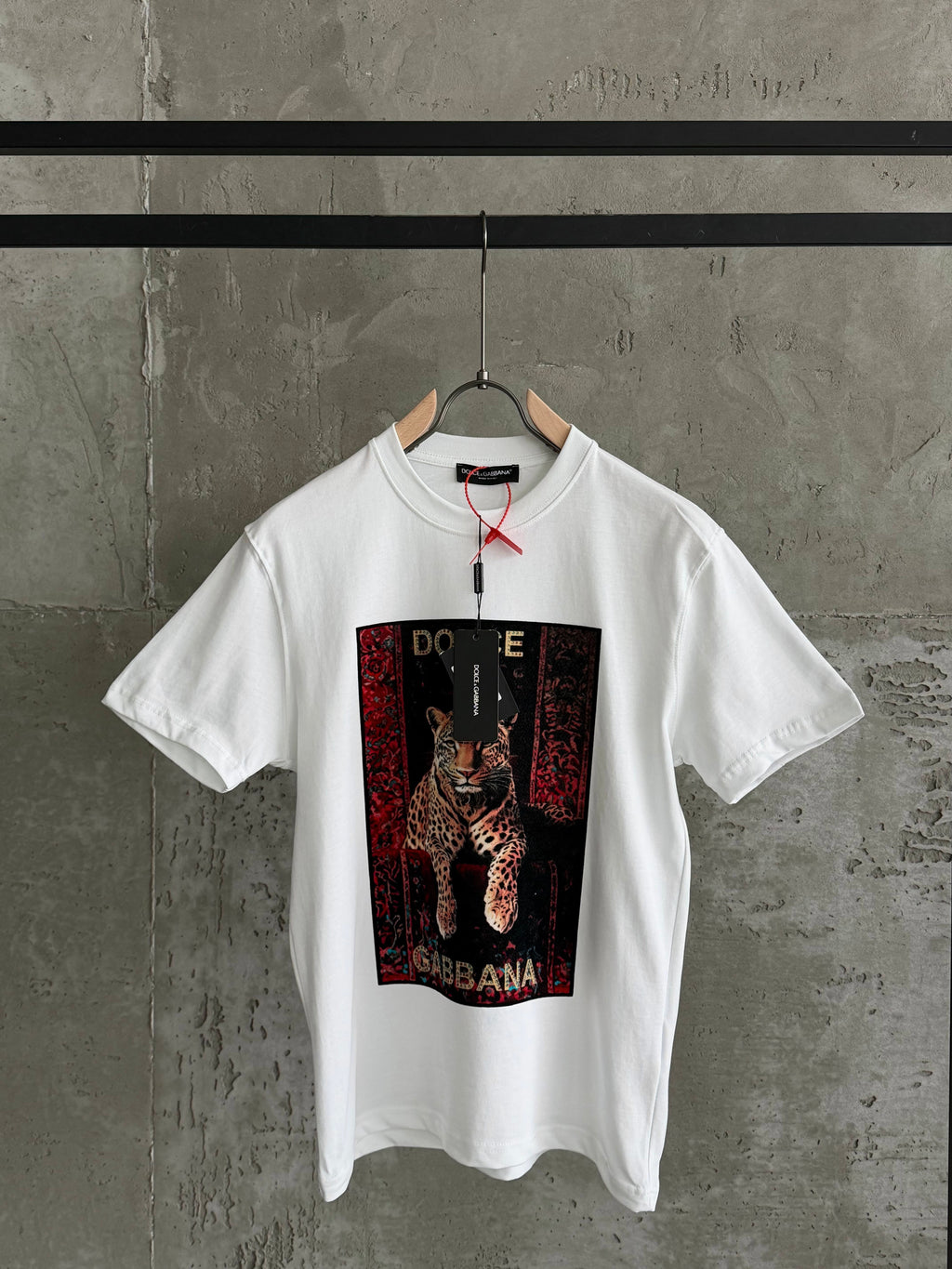 DG01 Leopar beyaz tshirt