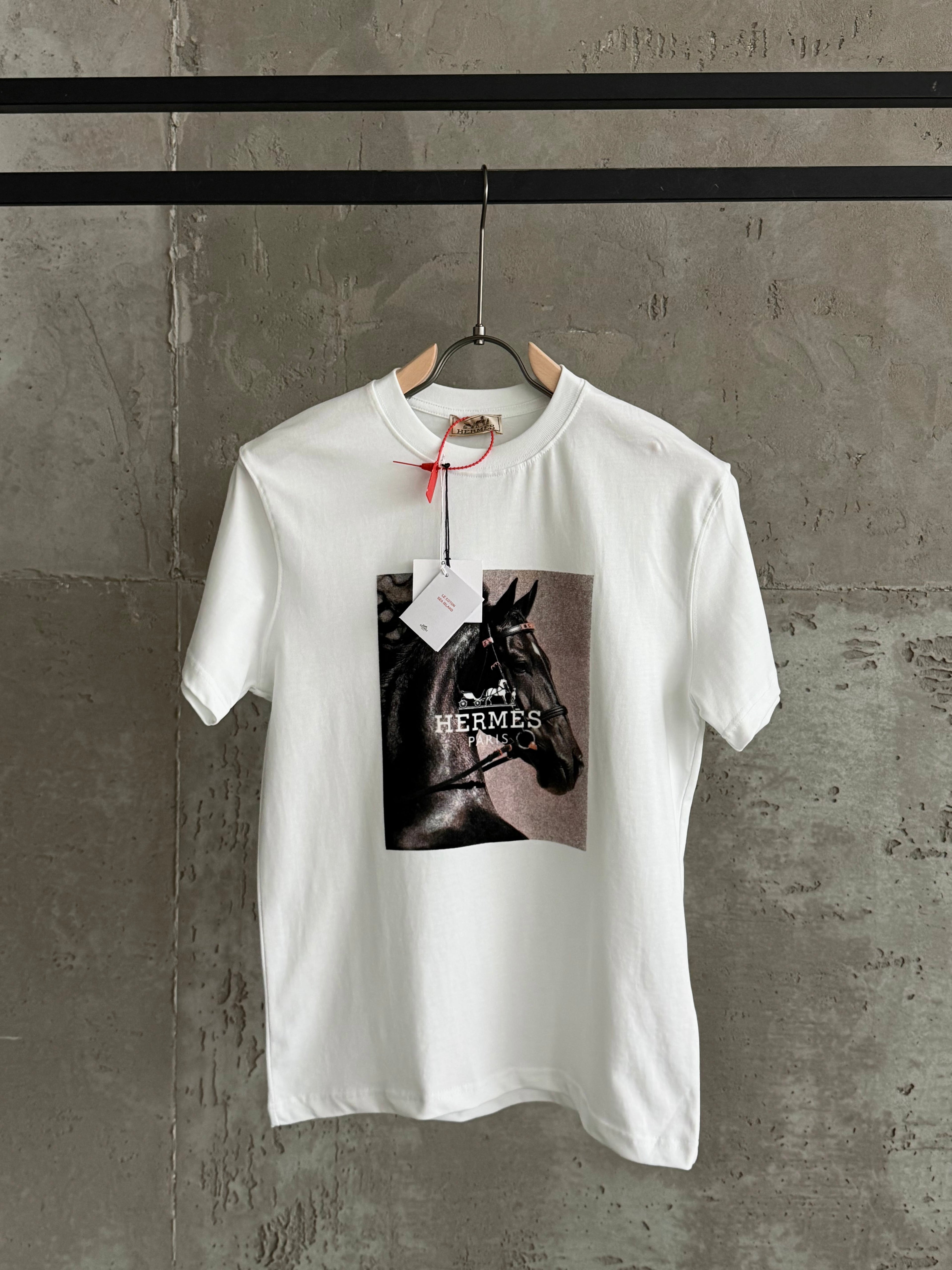 H06 Knight beyaz tshirt