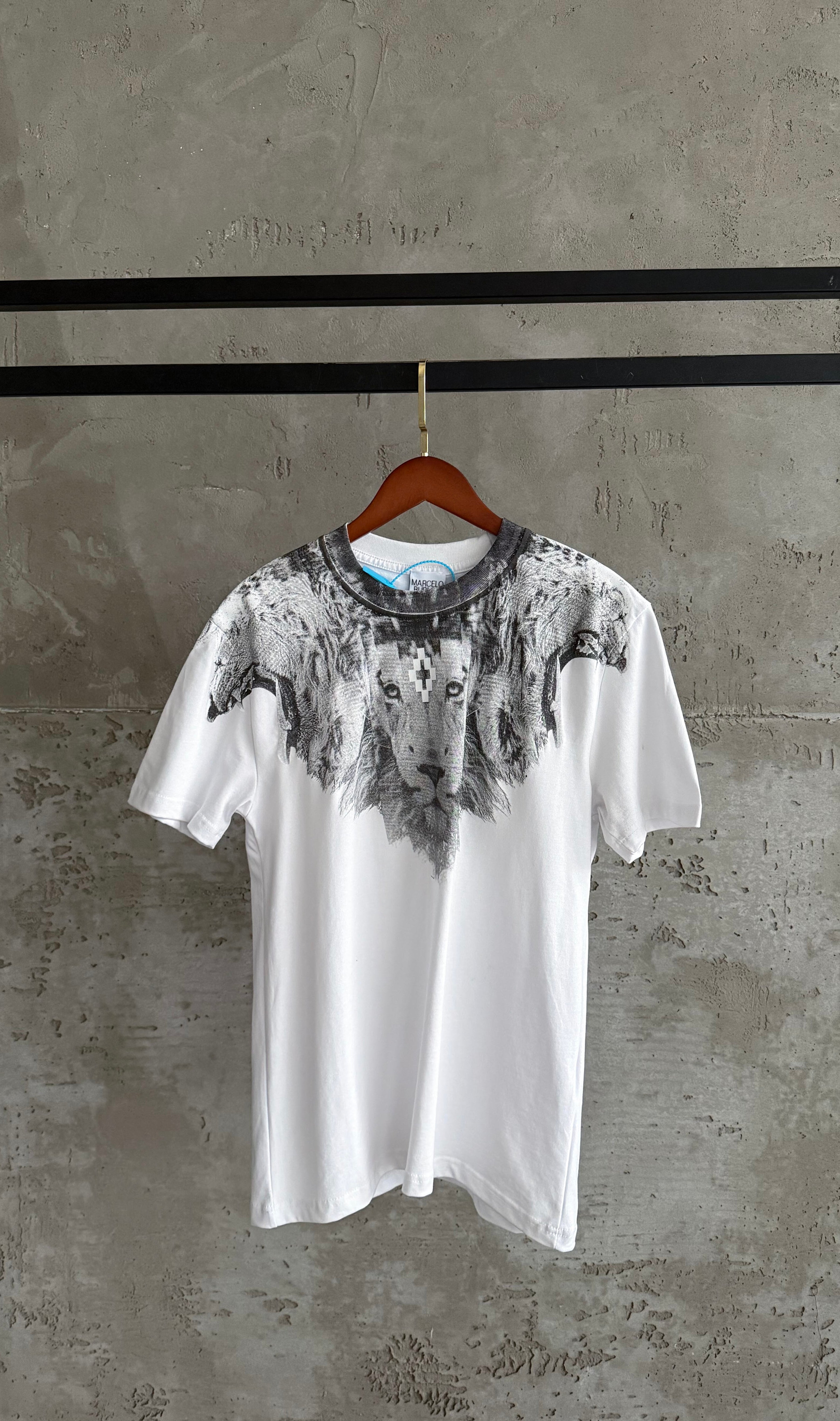 MB02 Leo gri-beyaz tshirt
