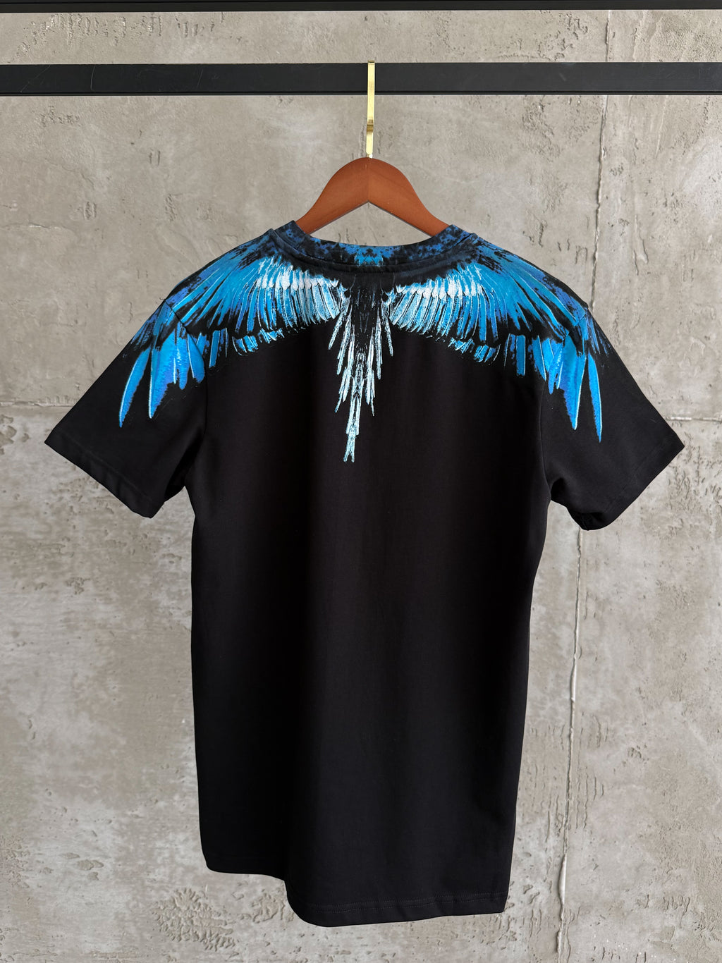 MB03 Wing siyah tshirt