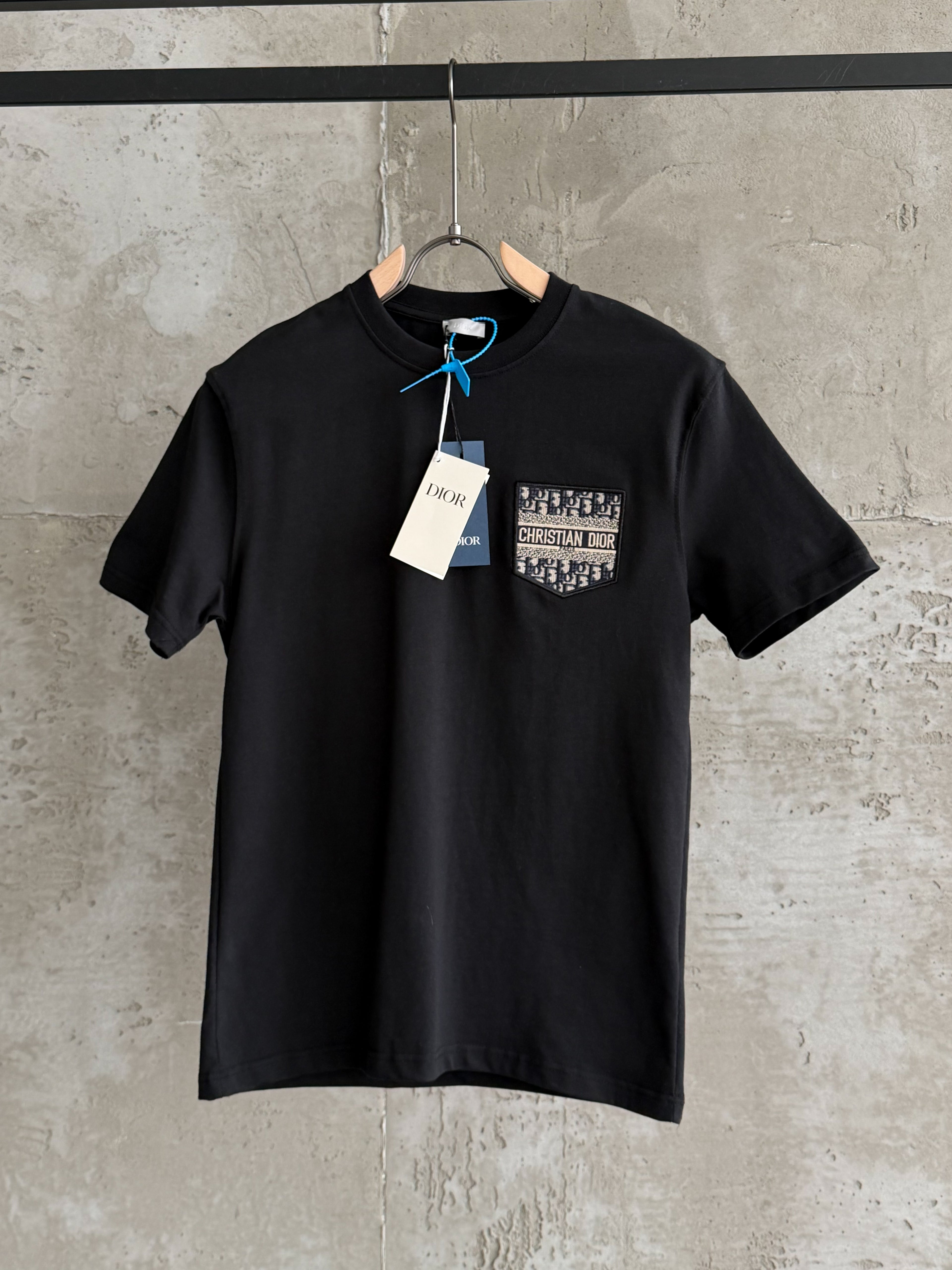 D04 Premium siyah tshirt