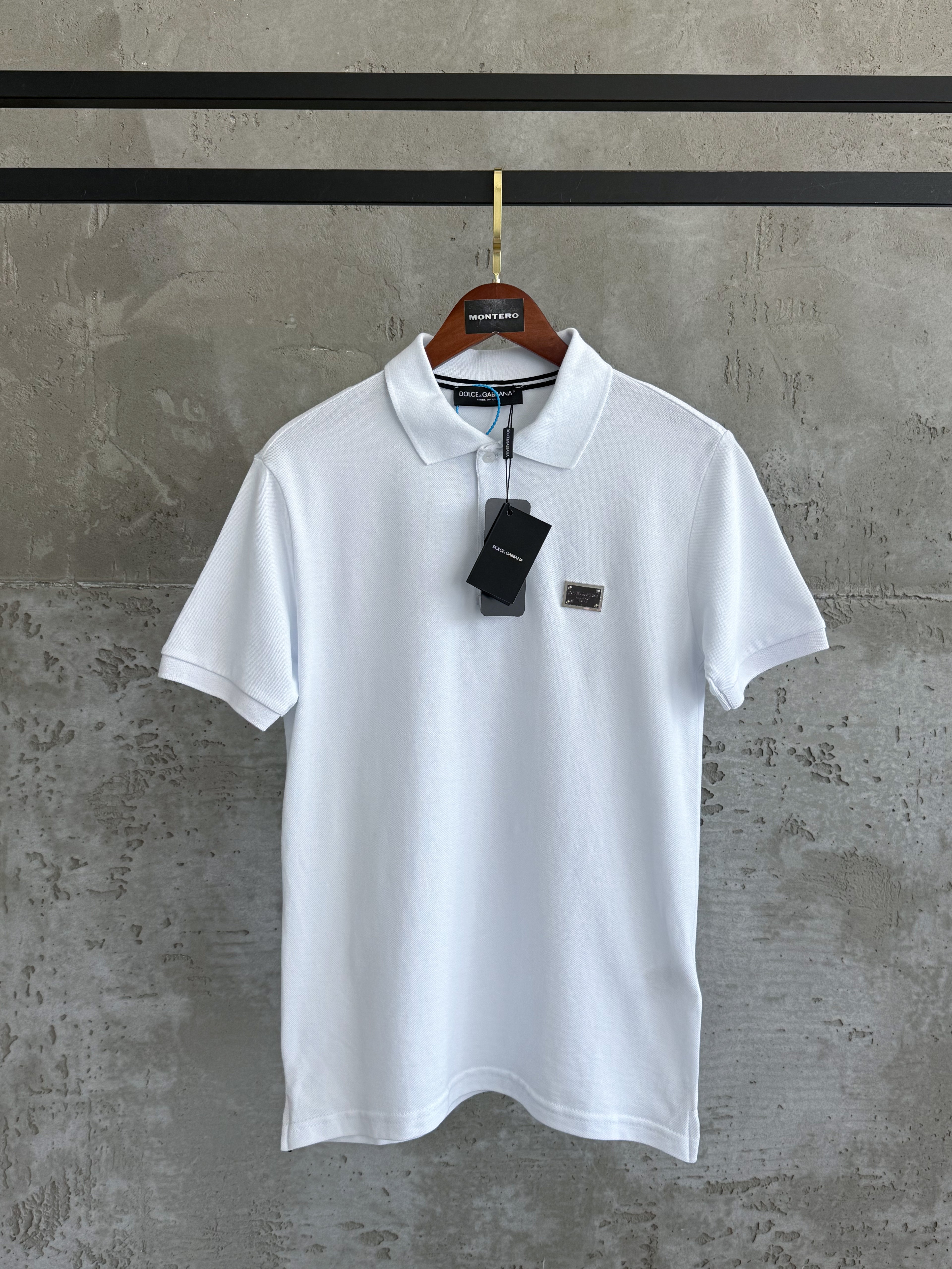 DG06 Yaka beyaz tshirt