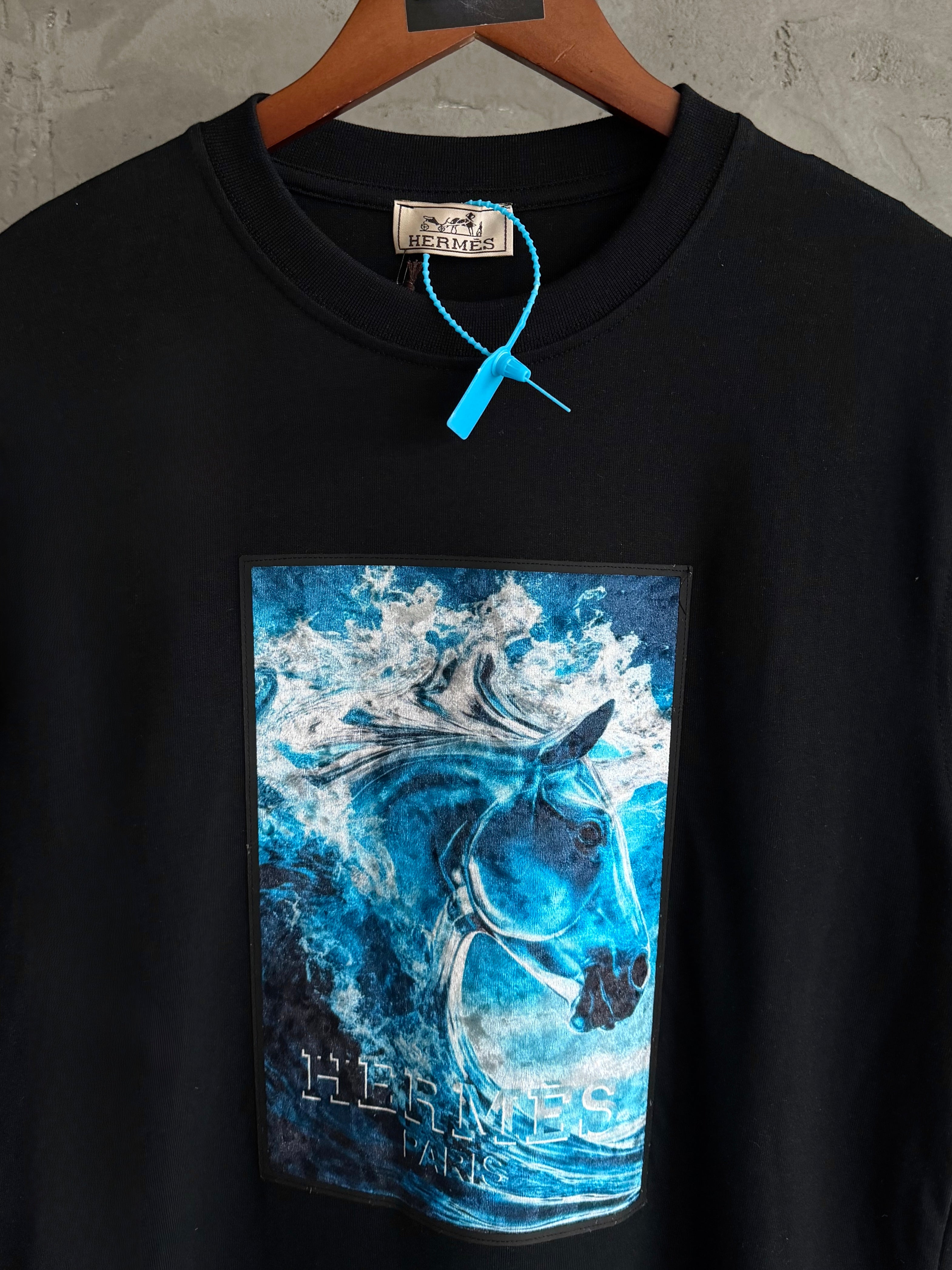 H05 aqua stallion siyah tshirt