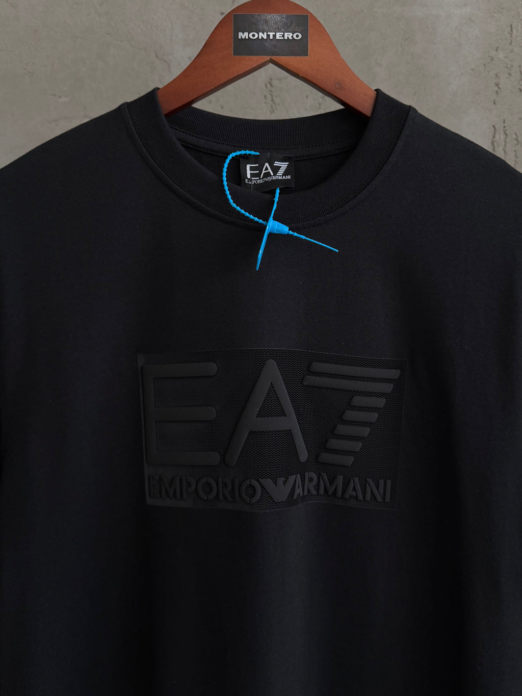 EA02 yüksek baskı siyah tshirt