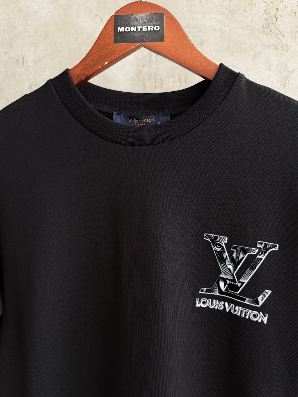 LV17 Flok siyah tshirt