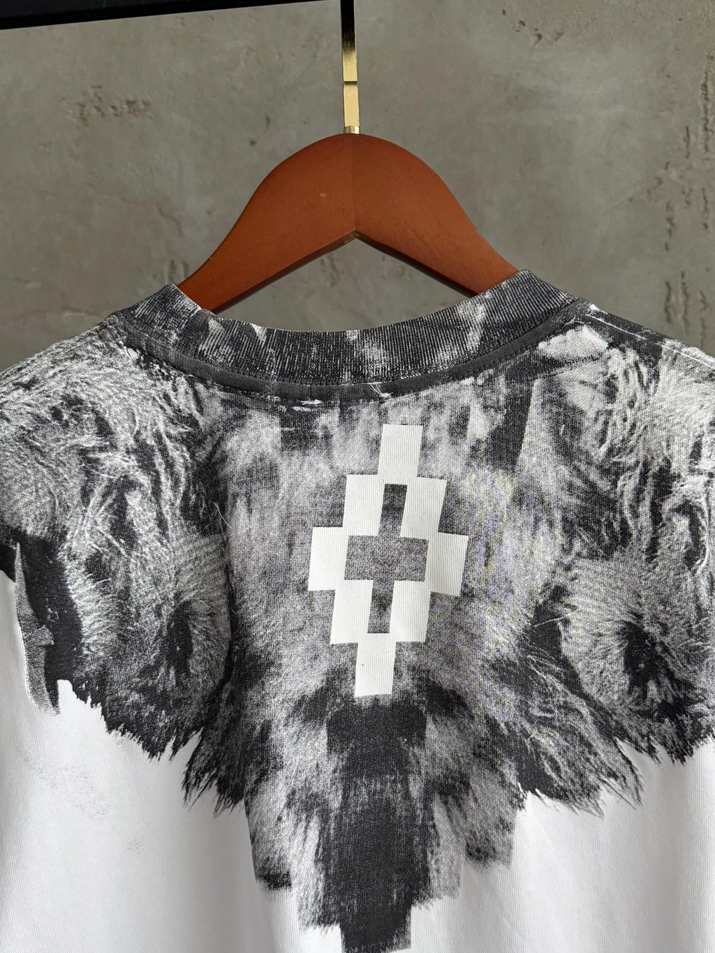 MB02 Leo gri-beyaz tshirt