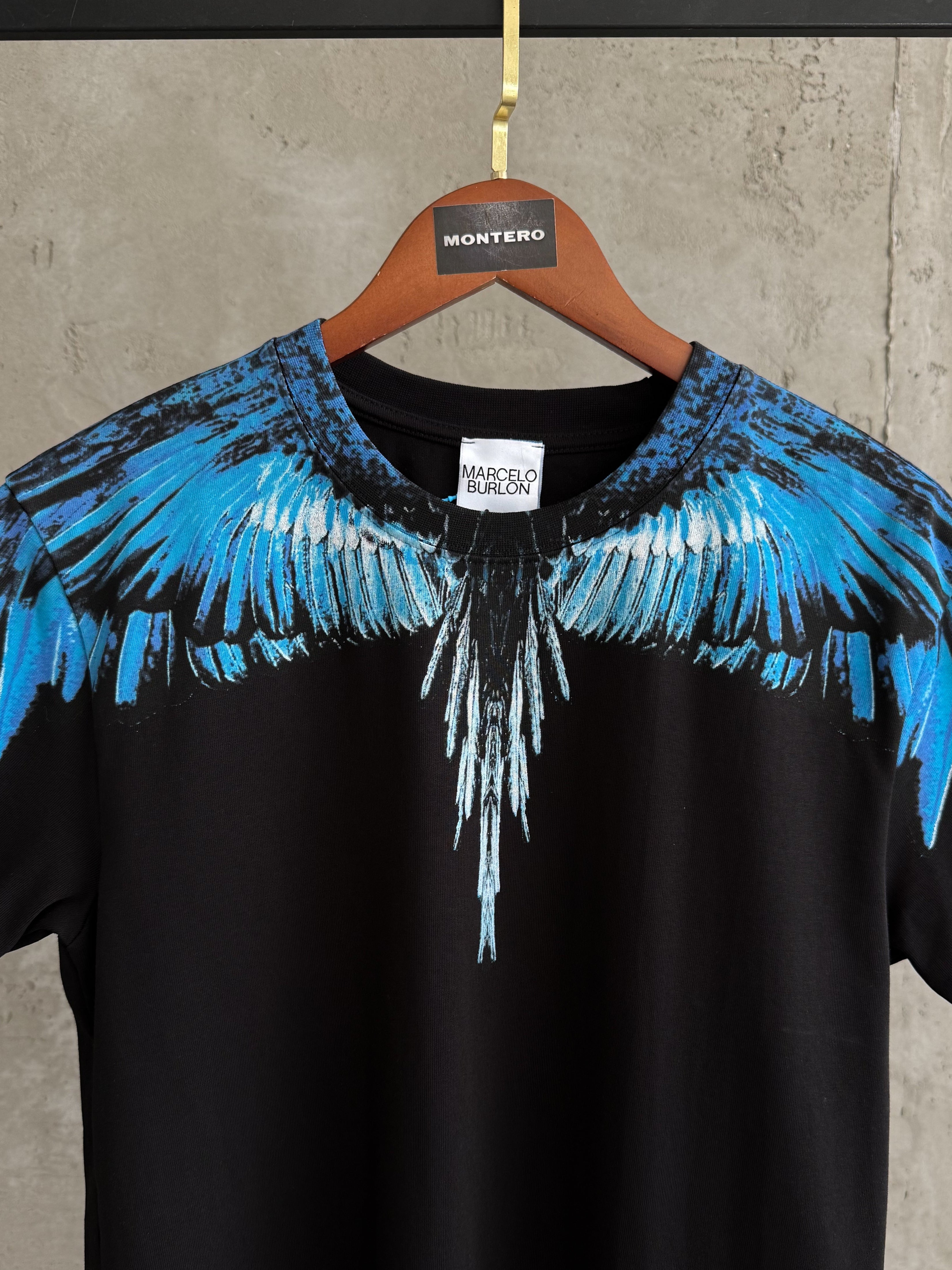 MB03 Wing siyah tshirt