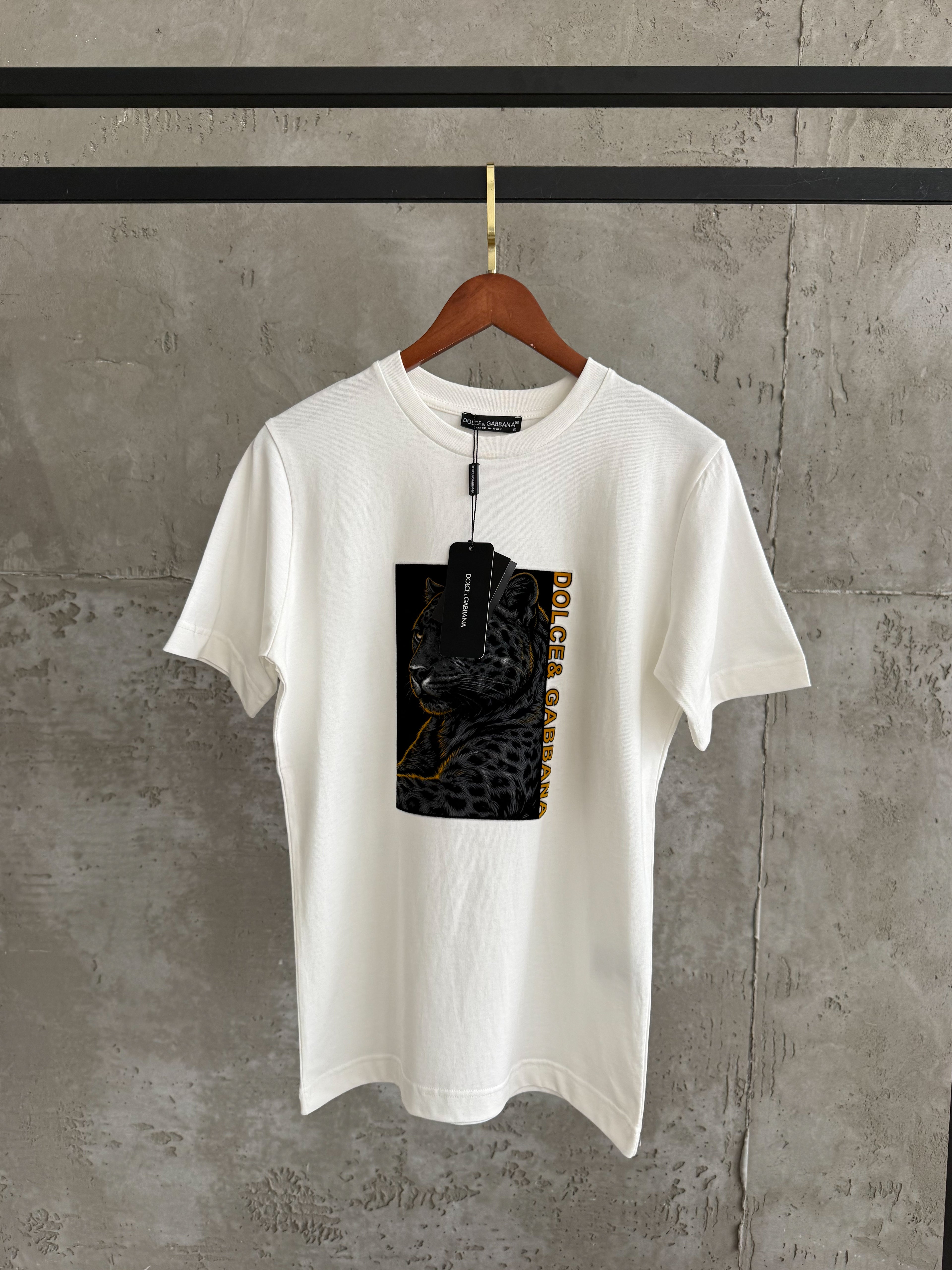 DG08 Kaplan beyaz tshirt