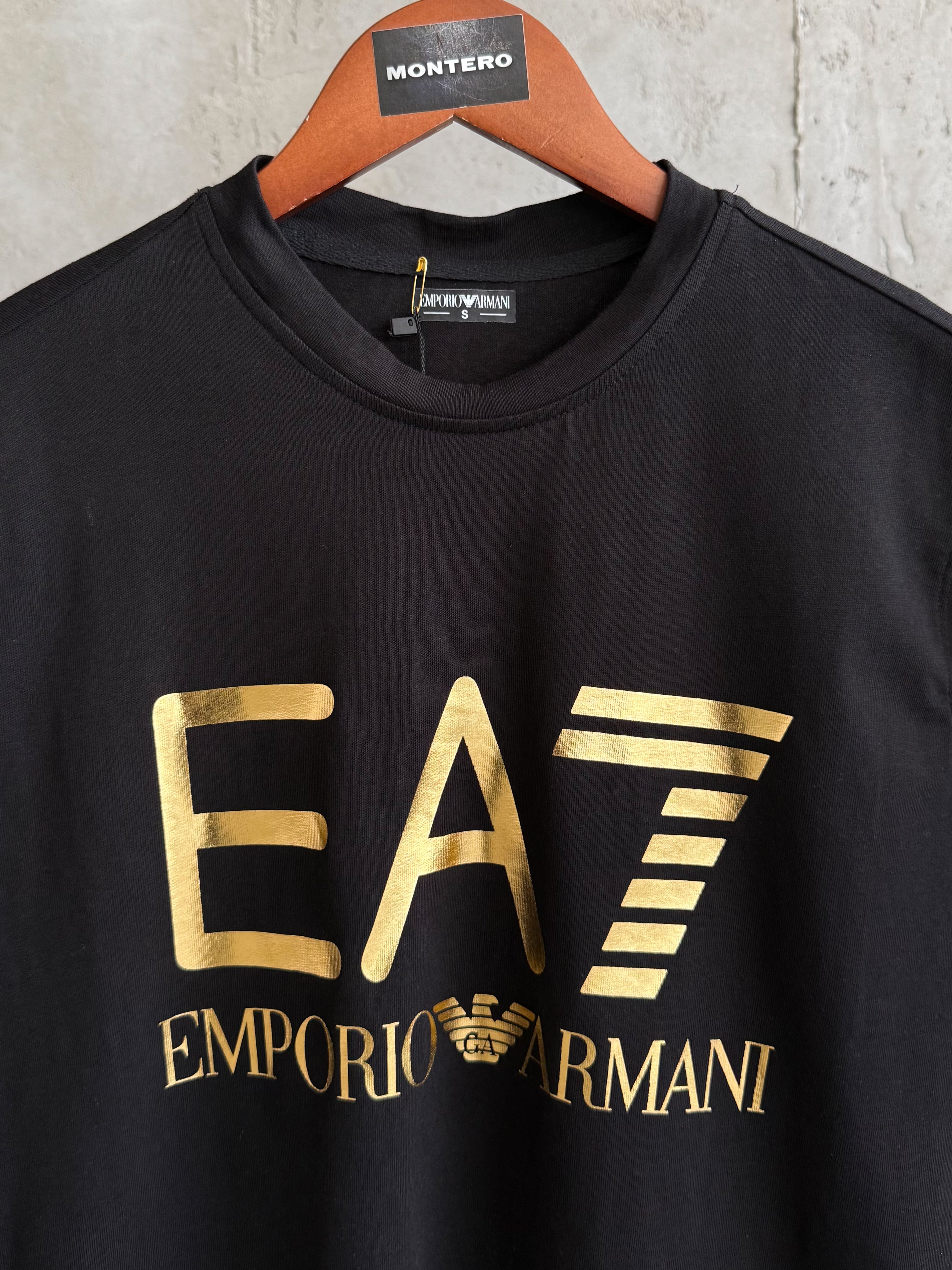 EA03 Gold siyah tshirt