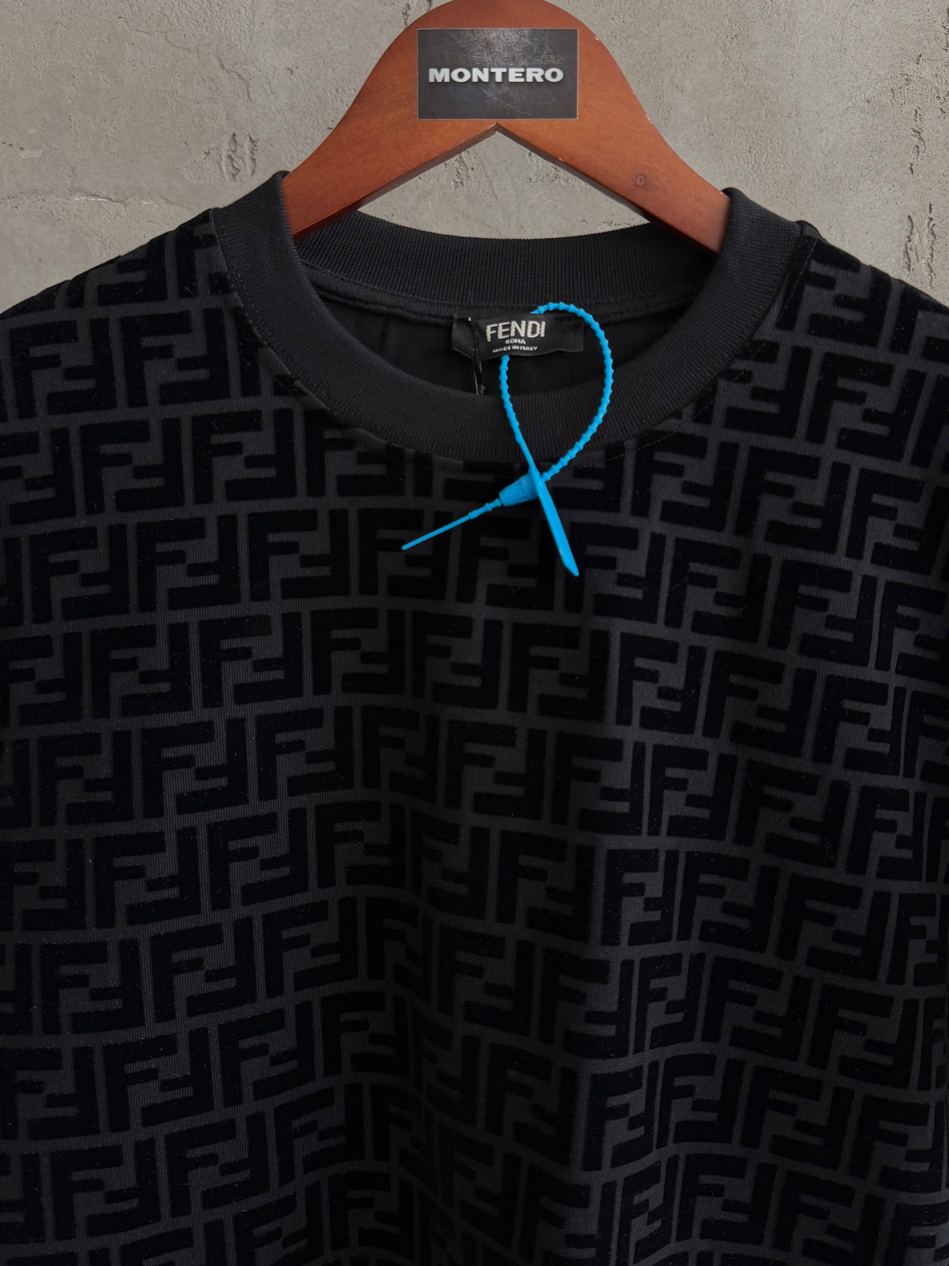 F02 flok full baskı siyah tshirt