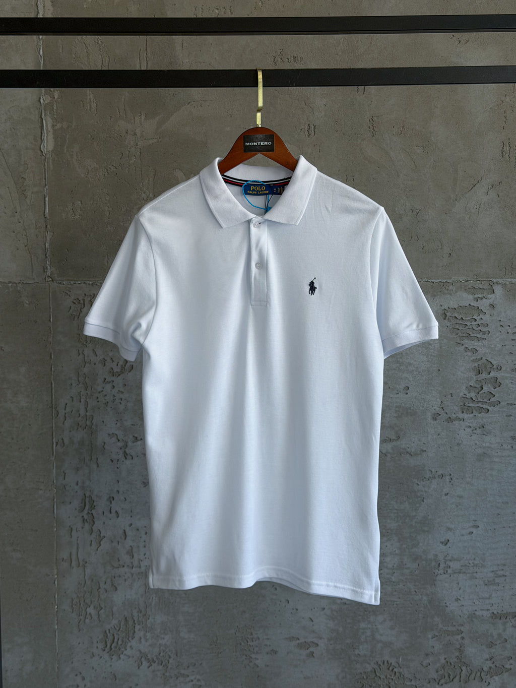 US04 Polo Yaka beyaz tshirt