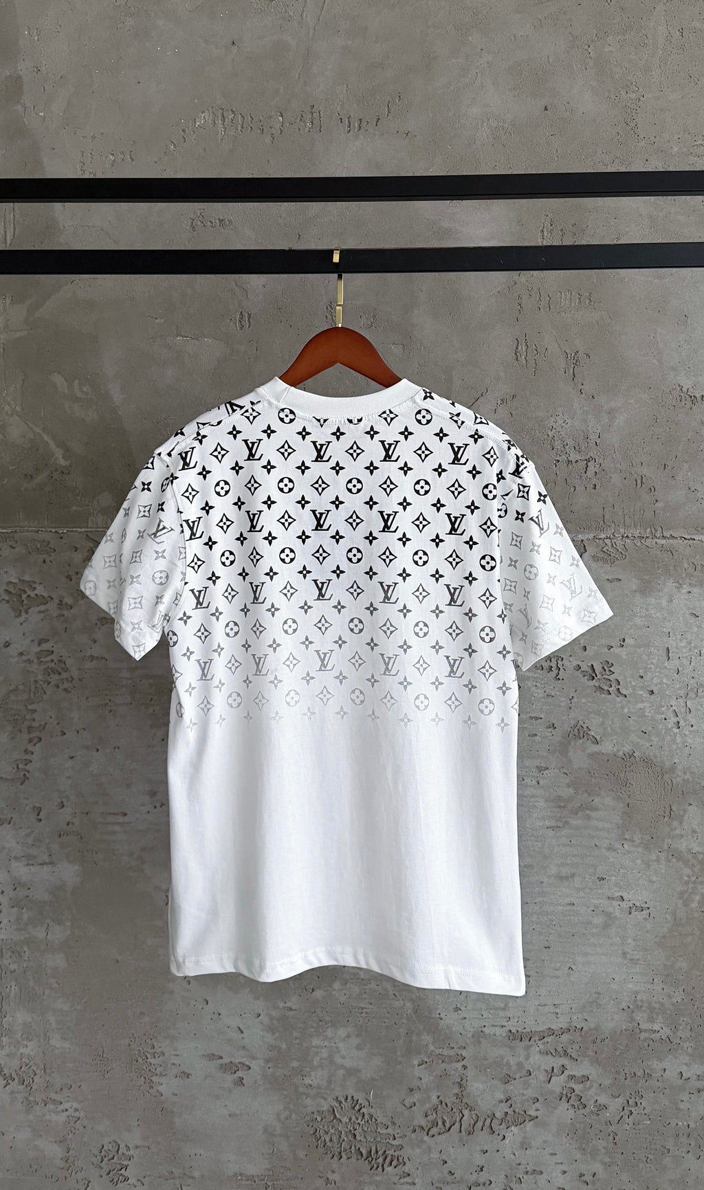 LV02 Flu Monogrom beyaz tshirt