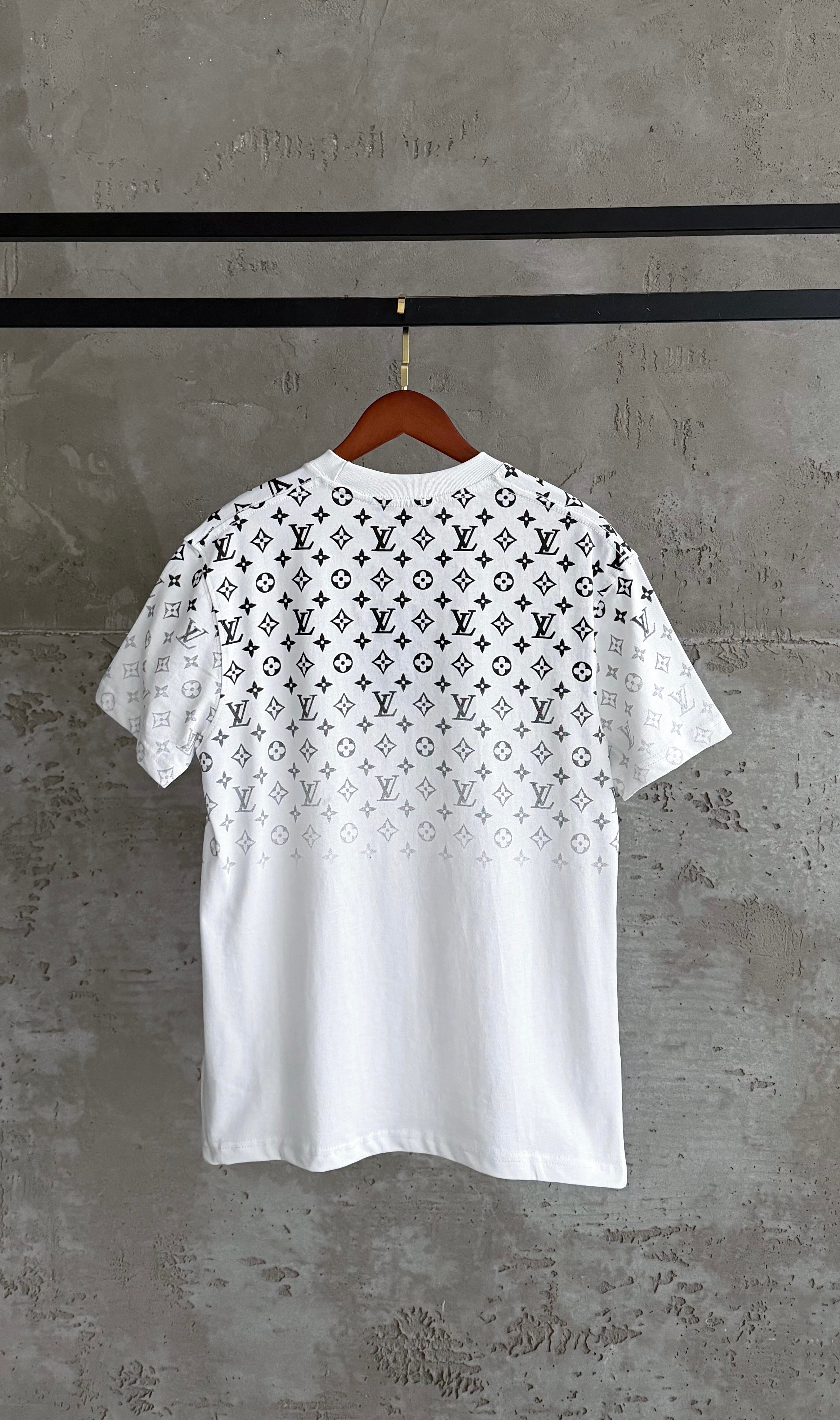LV02 Flu Monogrom beyaz tshirt