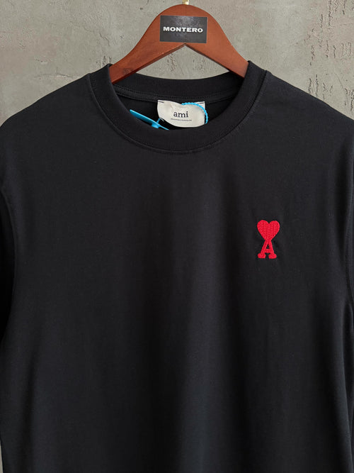 AI01 Premium kalp siyah tshirt